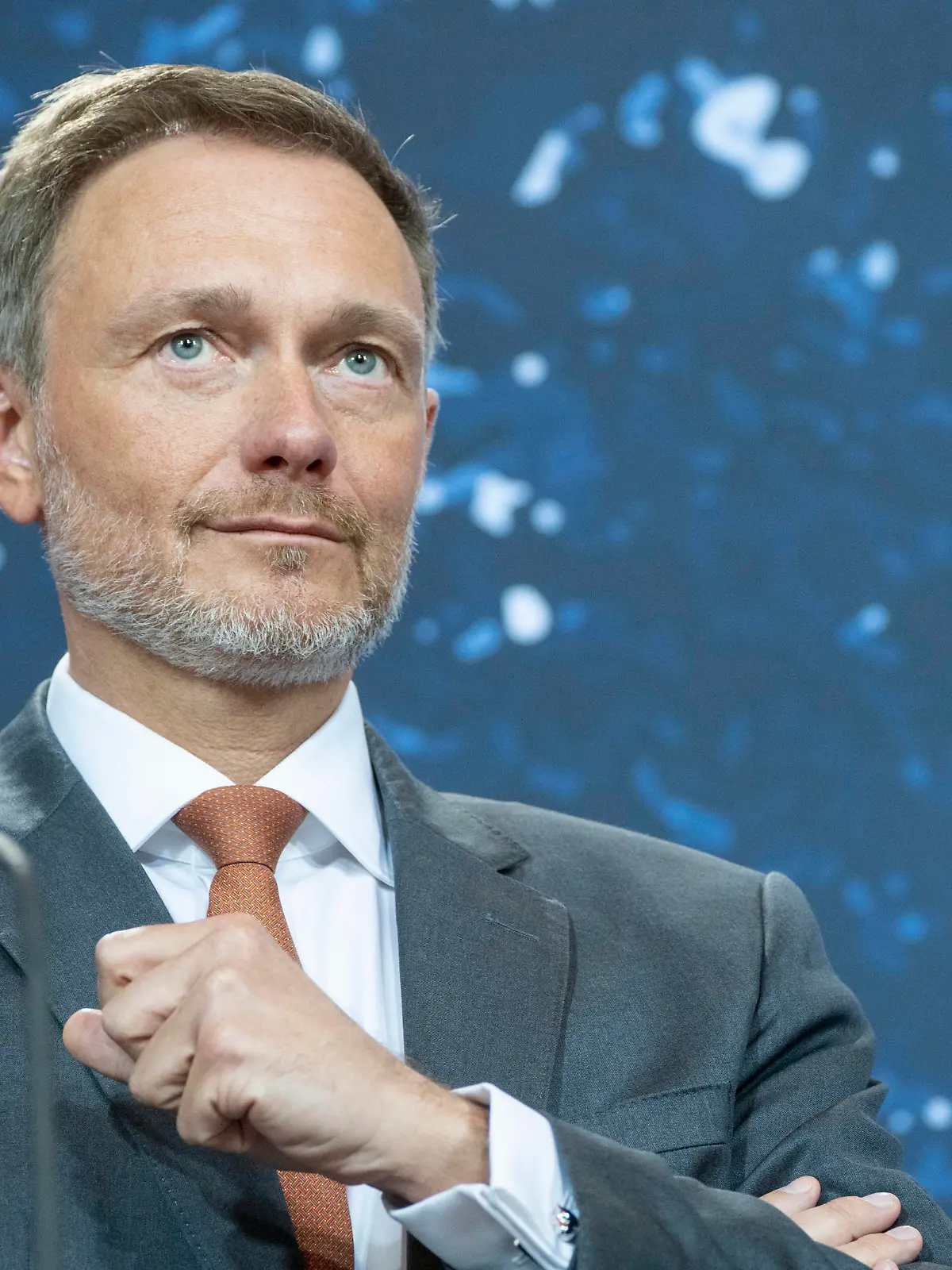 Zweitägige Klausurtagung der Bundesregierung auf Schloss Meseberg Tag 2 - Abschlusspressekonferenz - Christian Lindner, Bundesfinanzminister der FinanzenZweitägige Klausurtagung der Bundesregierung auf Schloss Meseberg Tag 2 - Abschlusspressekonferenz - Christian Lindner, Bundesfinanzminister der Finanzen, Meseberg Brandenburg Deutschland Schloss Meseberg *** Two-day closed meeting of the Federal Government at Meseberg Castle Day 2 Final Press Conference Christian Lindner, Federal Minister of Finance Two-day closed meeting of the Federal Government at Meseberg Castle Day 2 Final Press Conference Christian Lindner, Federal Minister of Finance, Meseberg Brandenburg Germany Meseberg Castle