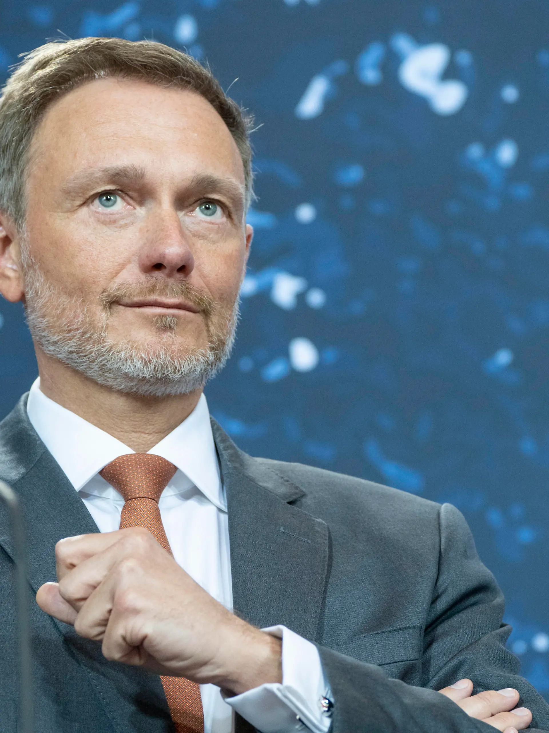 Zweitägige Klausurtagung der Bundesregierung auf Schloss Meseberg Tag 2 - Abschlusspressekonferenz - Christian Lindner, Bundesfinanzminister der FinanzenZweitägige Klausurtagung der Bundesregierung auf Schloss Meseberg Tag 2 - Abschlusspressekonferenz - Christian Lindner, Bundesfinanzminister der Finanzen, Meseberg Brandenburg Deutschland Schloss Meseberg *** Two-day closed meeting of the Federal Government at Meseberg Castle Day 2 Final Press Conference Christian Lindner, Federal Minister of Finance Two-day closed meeting of the Federal Government at Meseberg Castle Day 2 Final Press Conference Christian Lindner, Federal Minister of Finance, Meseberg Brandenburg Germany Meseberg Castle
