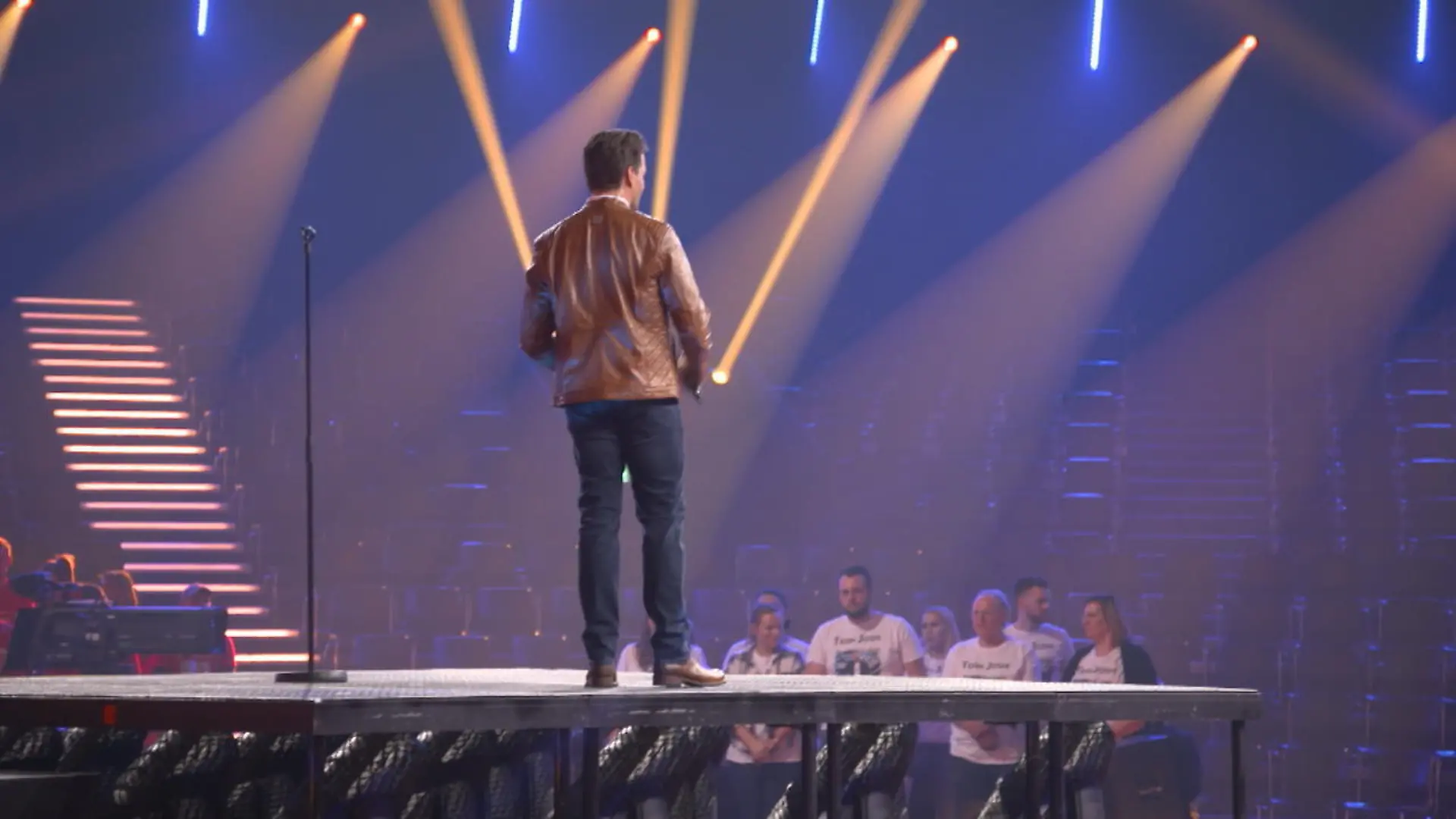 Feuertaufe als DSDS-Moderator Alexander Klaws