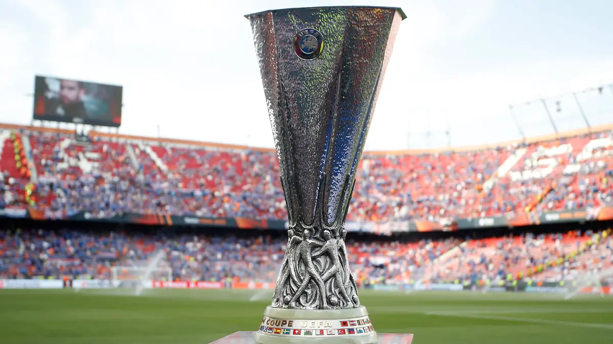 The trophy is displayed on the pitch before the Europa League final soccer match between Eintracht Frankfurt and Rangers FC at the Ramon Sanchez Pizjuan stadium in Seville, Spain, Wednesday, May 18, 2022. (AP Photo/Pablo Garcia)