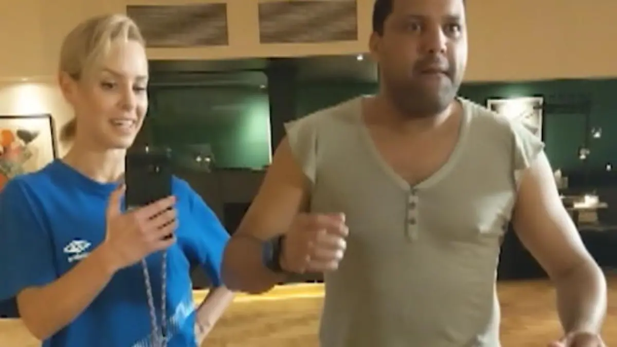 Ailton tauscht Klamotten mit Isabel Edvardsson Let's Dance-Stars machen Flip the Switch-Challenge