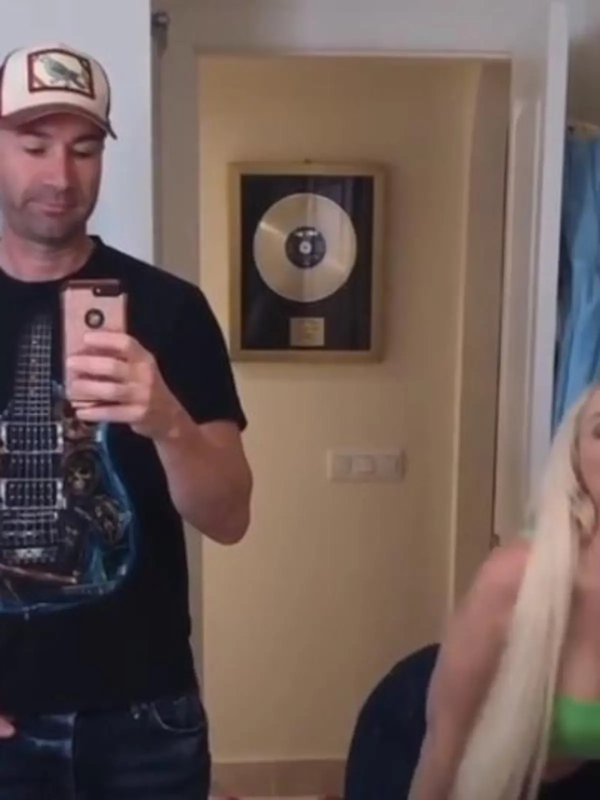 Lucas Cordalis und Daniela Katzenberger machen bei der TikTok-Challenge mit.