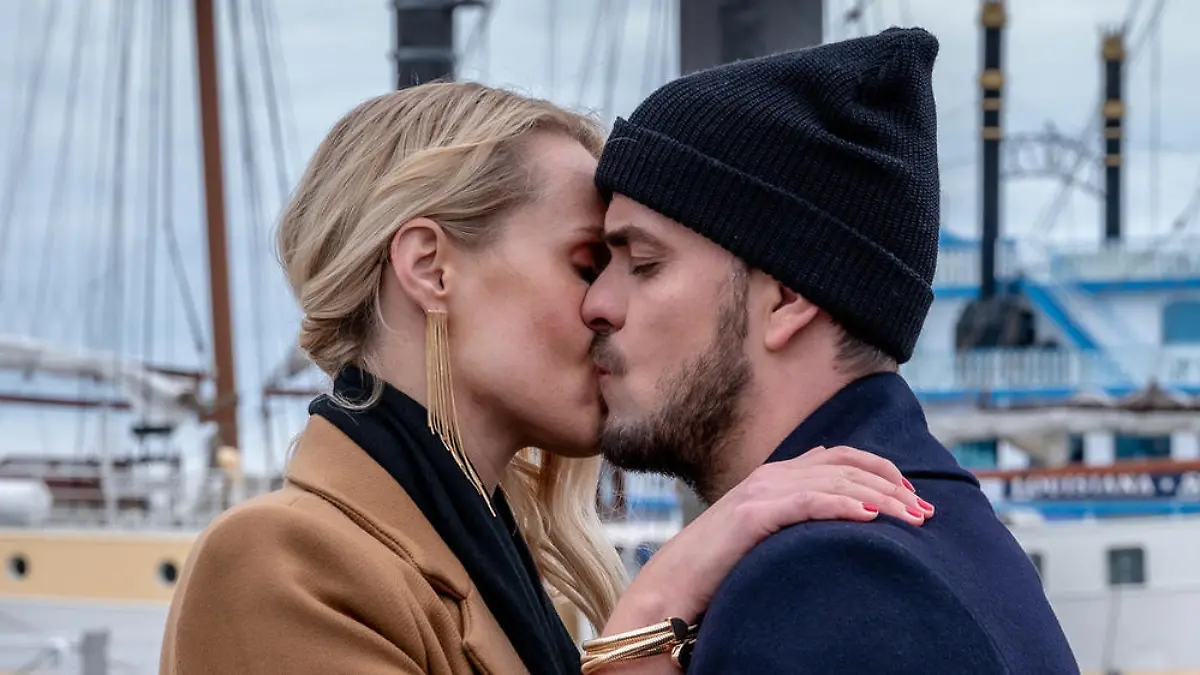 Anna Hofbauer und Marc Barthel: Lippenbekenntnis im TV