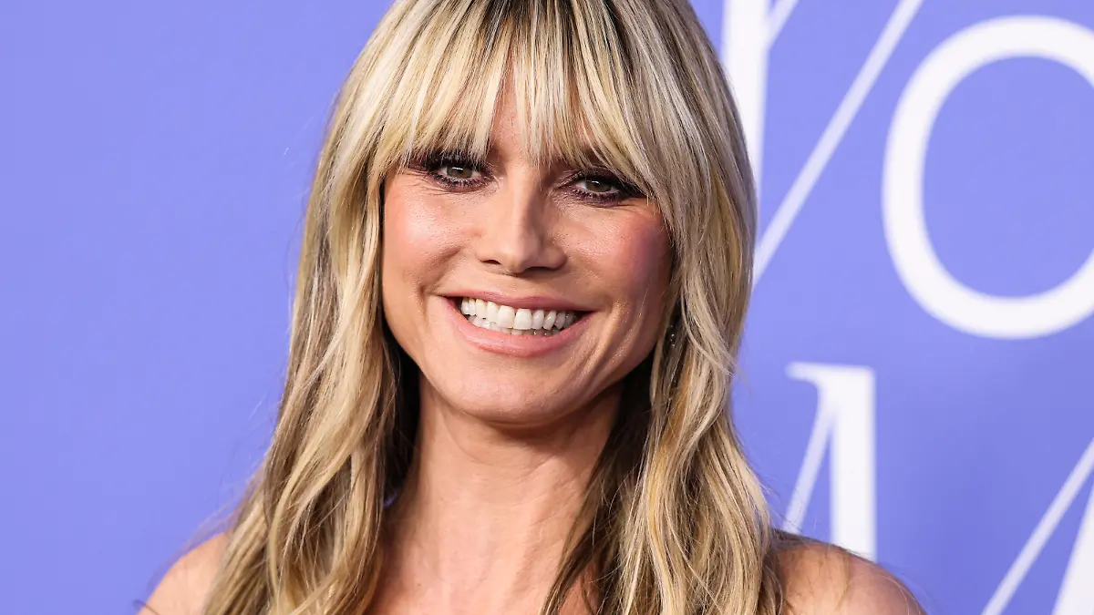 Heidi Klum wearing a Miss Sohee dress, a Judith Leiber clutch, and Anabella Chan jewelry arrives at the 2023 Billboard Women In Music held at the YouTube Theater on March 1, 2023 in Inglewood, Los Angeles, California, United States. (Photo by Xavier Collin/Image Press Agency/NurPhoto)