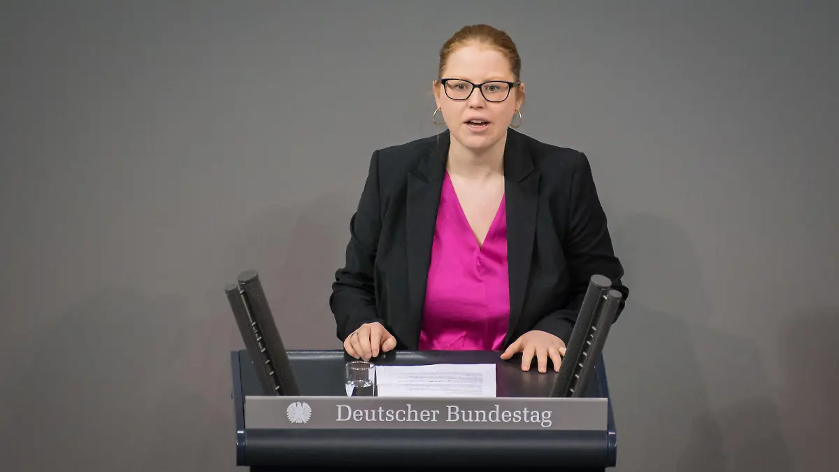  Berlin, Plenarsitzung im Bundestag Deutschland, Berlin - 13.02.2020: Im Bild ist Katrin Helling-Plahr FDP während der Sitzung des deutschen Bundestags zu sehen. Berlin Bundestag Berlin Deutschland *** Berlin, Plenary Session in the Bundestag Germany, Berlin 13 02 2020 The picture shows Katrin Helling Plahr FDP during the session of the German Bundestag Berlin Bundestag Berlin Germany