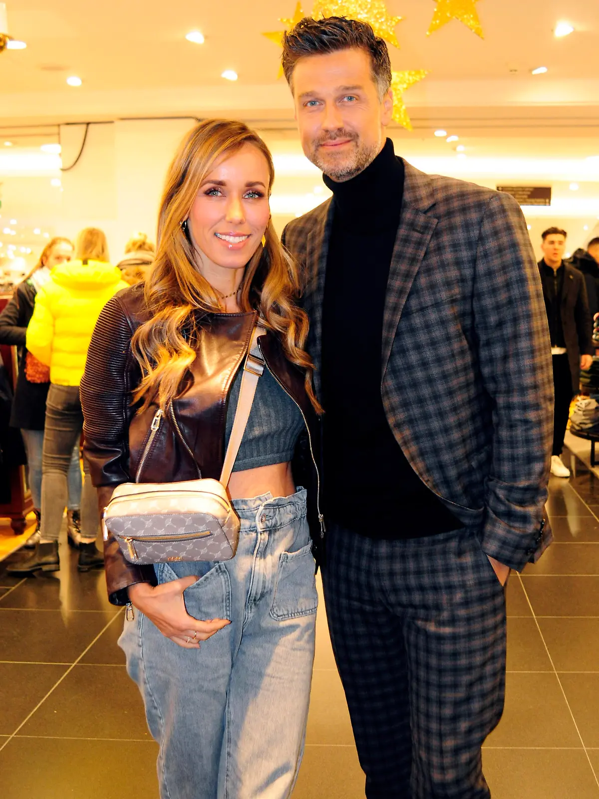 Annemarie Carpendale und Wayne Carpendale beim Evening Capsule Collection for Men beim JOOP Fashion Apero im KaDeWe. Berlin, 06.11.2019 *** Annemarie Carpendale and Wayne Carpendale at the Evening Capsule Collection for Men at the JOOP Fashion Apero at the KaDeWe Berlin, 06 11 2019 Foto:xM.xWehnertx/xFuturexImage