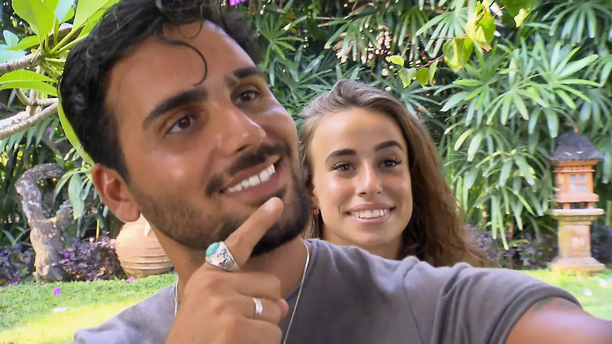 Filippo überhäuft Siria beim Date mit Komplimenten Fotoshooting auf "Temptation Island"