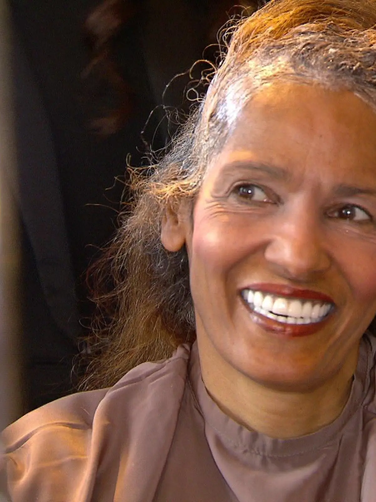 Nadja Abd El Farrag lässt sich einen völlig neuen Look verpassen.