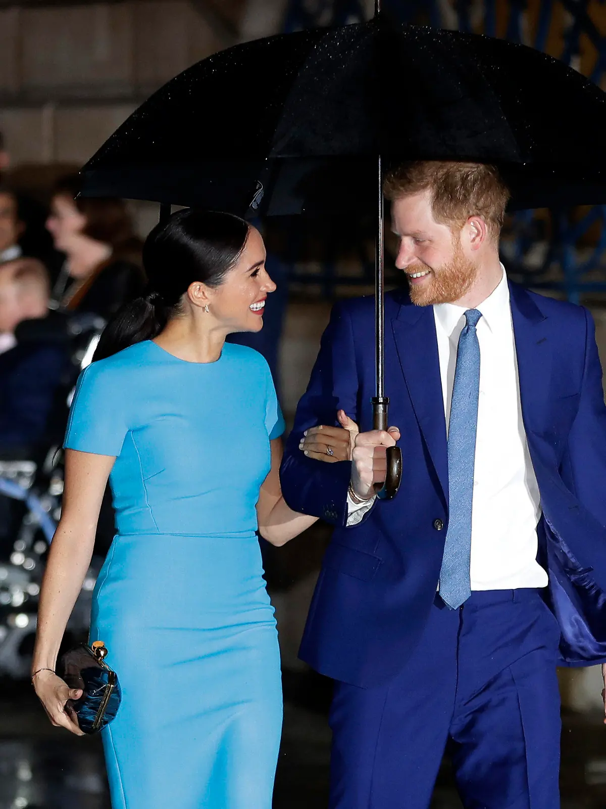 05.03.2020, Großbritannien, London: Meghan, Herzogin von Sussex, und Prinz Harry, Herzog von Sussex, treffen bei der Verleihung der Endeavour Fund Awards ein. Foto: Kirsty Wigglesworth/AP/dpa +++ dpa-Bildfunk +++