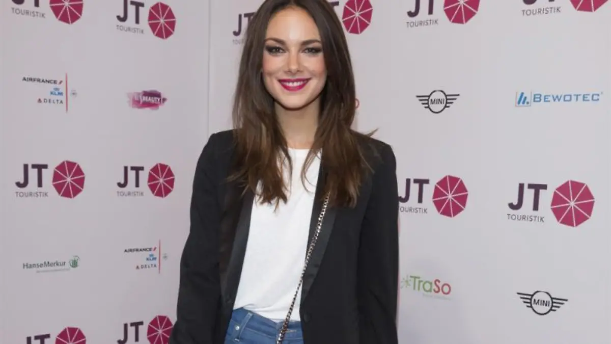 Janina Uhse: Ihre Oma fragt nach Enkelkinder