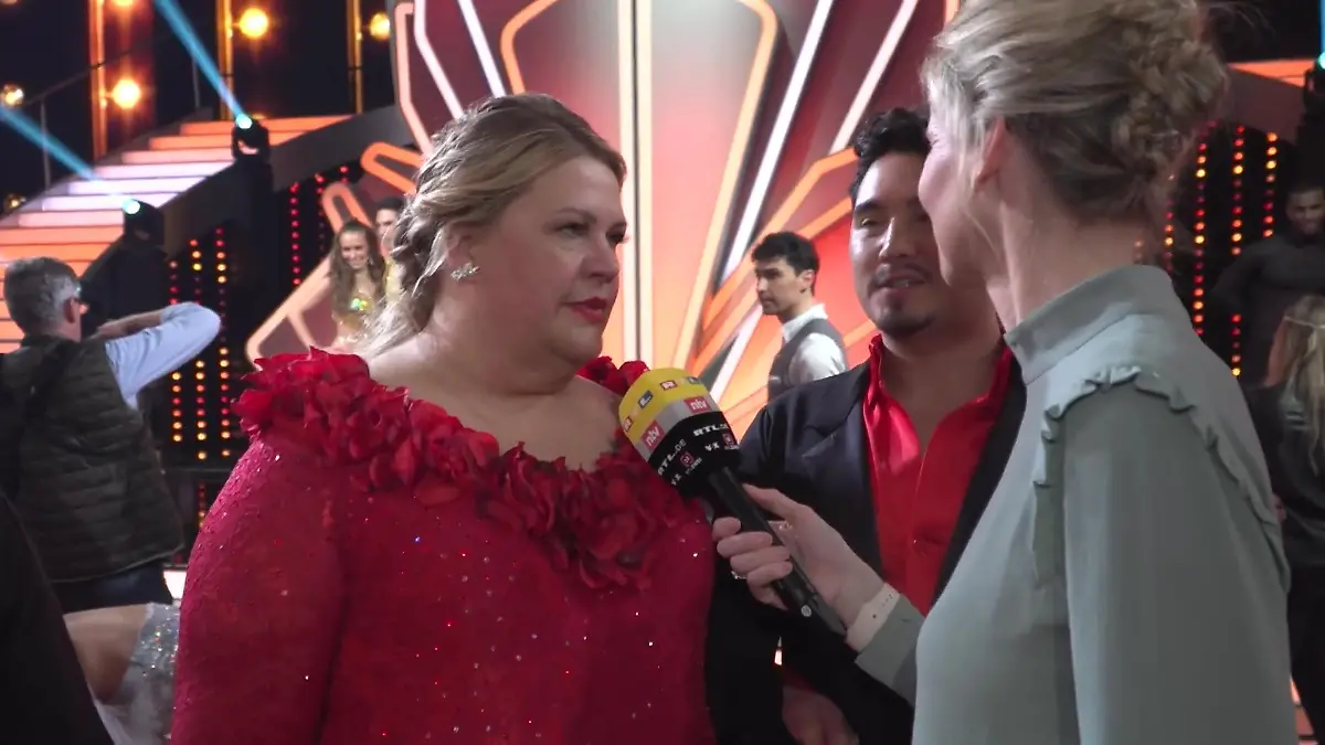 Ilka Bessin über ihre flachen Schuhe Let's Dance 2020: Show 1