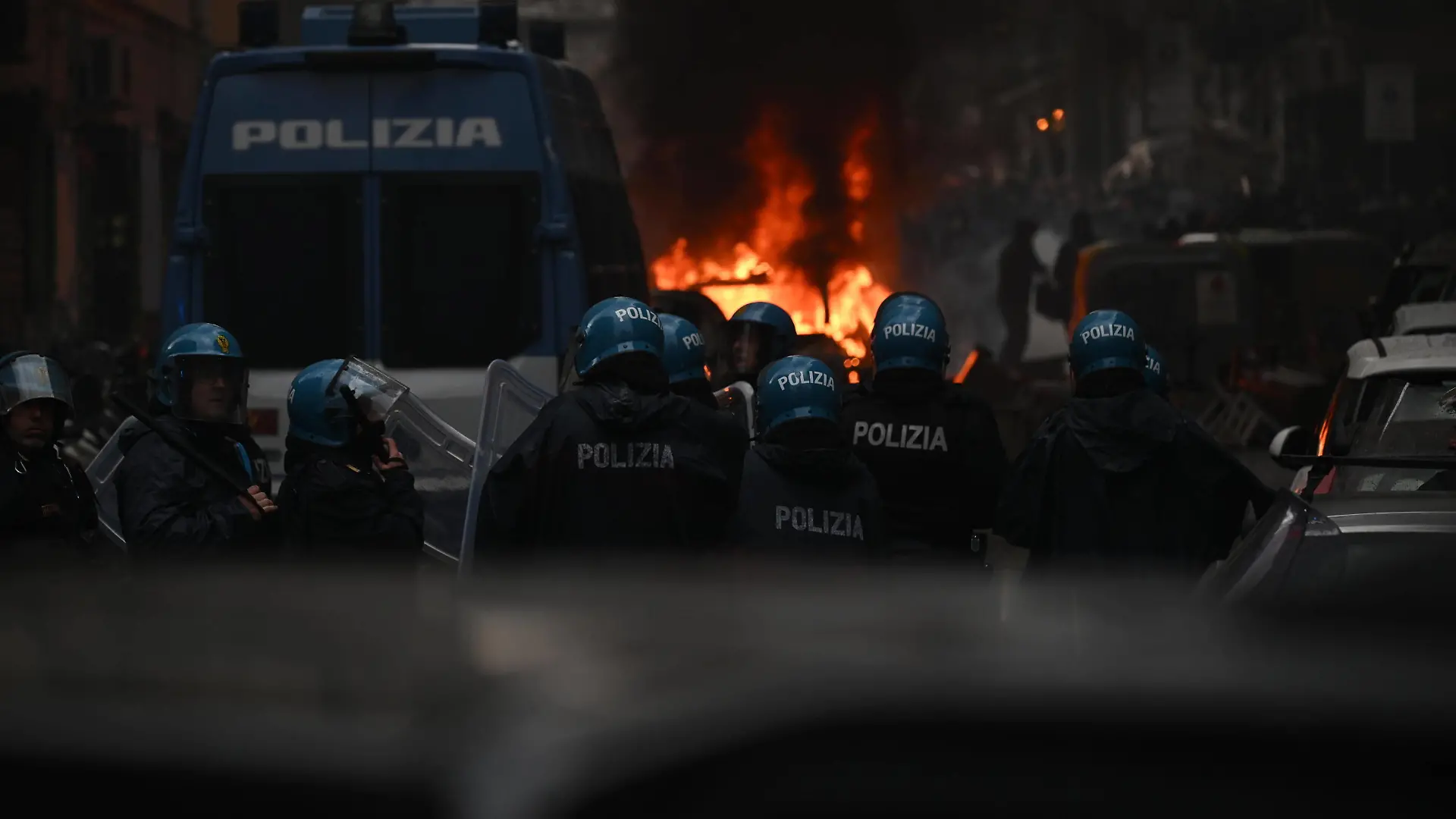 March 15, 2023, NAPLES: Clashes with Eintracht Frankfurt s supporters in Naples, Italy, 15 March 2023. SSC Napolis and Eintracht Frankfurt will play the UEFA Champions League round of 16 second leg soccer match at the Diego Armando Maradona stadium in Naples..ANSA/CIRO FUSCO NAPLES PUBLICATIONxINxGERxSUIxAUTxONLY - ZUMAa110 20230315_zaf_a110_020 Copyright: xCiroxFuscox