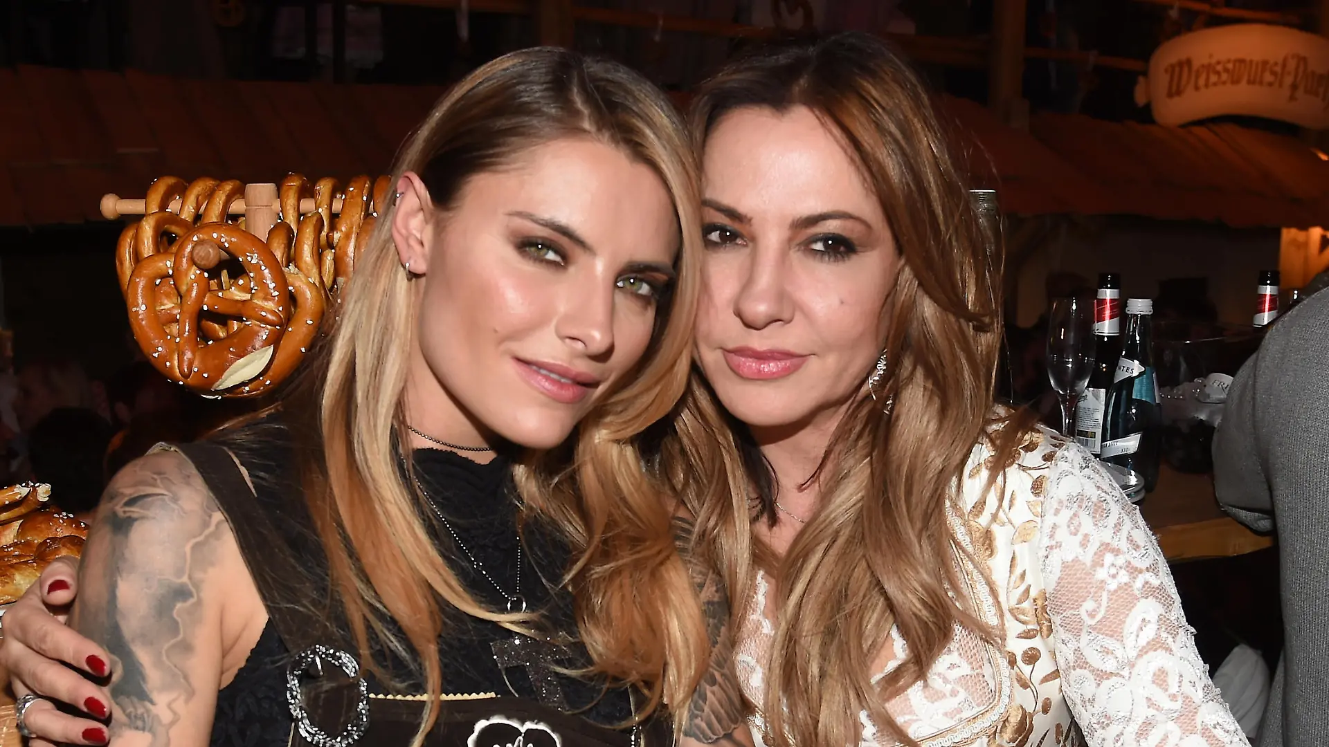 'Weisswurst essen' at Stanglwirt in Going on the occasion of Hahnenkammrennen in Kitzbuehl
Featuring: Simone Thomalla, Sophia Thomalla
Where: Going, Austria
When: 22 Jan 2016
Credit: Starpress/WENN.com
**In Germany, Austria and Switzerland only available for internet use. Available for all media in the rest of the world.**