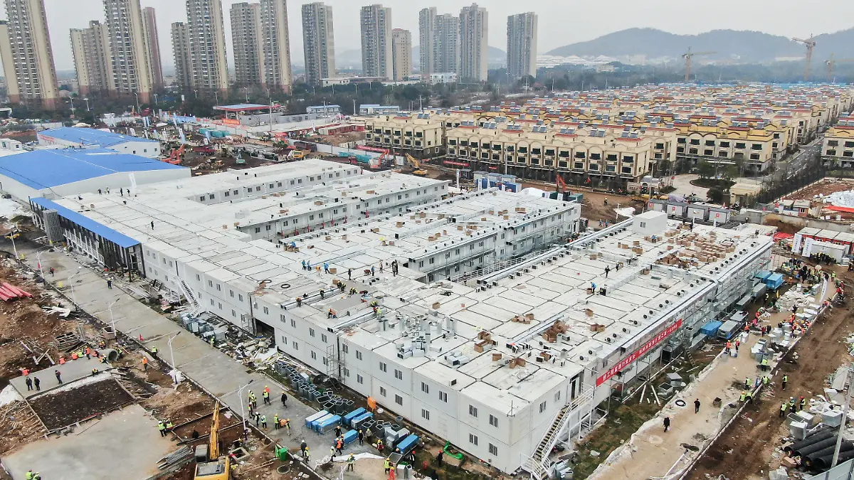 02.02.2020, China, Wuhan: Das Huoshenshan (Berg des Feuergottes) Krankenhaus in Wuhan, der zentralchinesischen Provinz Hubei. Im Kampf gegen das Corona-Virus hat China in weniger als zwei Wochen das erste von zwei Notkrankenhäusern gebaut. Foto: -/XinHua/dpa +++ dpa-Bildfunk +++