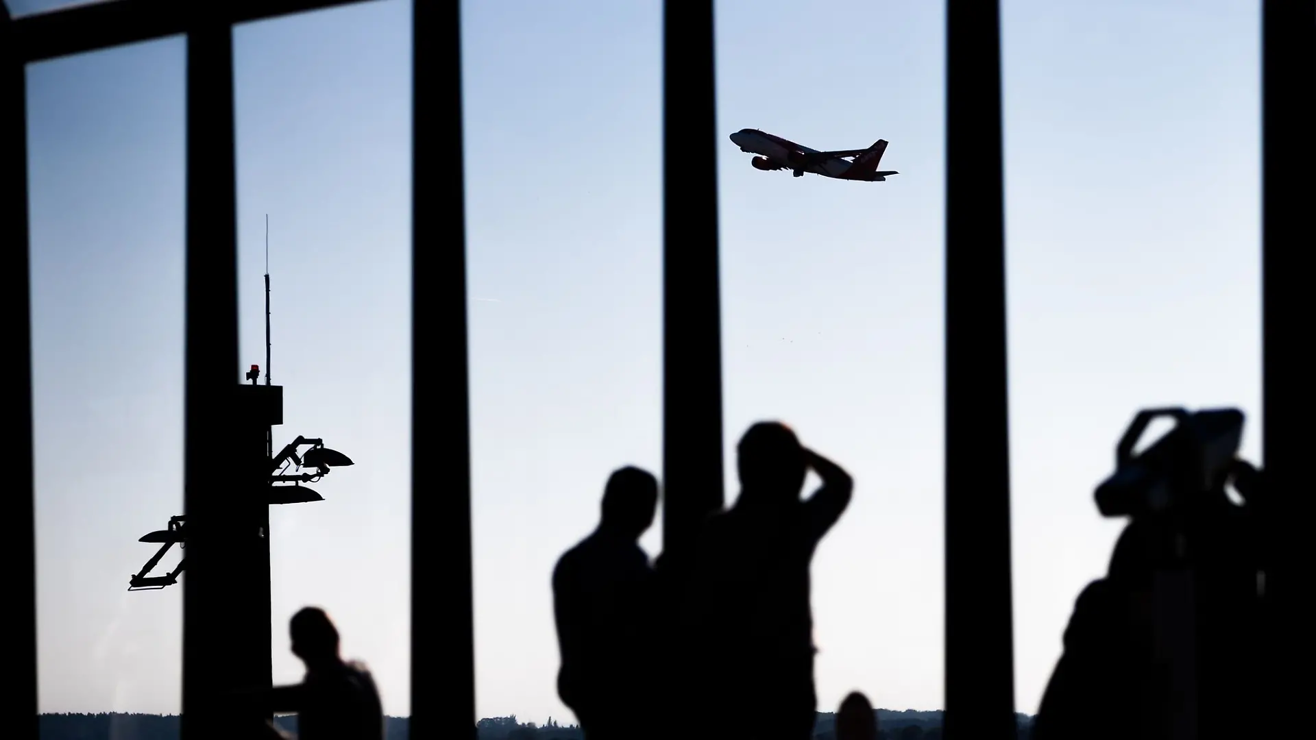 Ihr Urlaubsflieger will ohne Sie abheben? Ist das Boarding noch nicht abgeschlossen und sind die Türen des Flugzeuges noch geöffnet, besteht laut Gericht eine Mitnahmeverpflichtung der Fluggesellschaft.