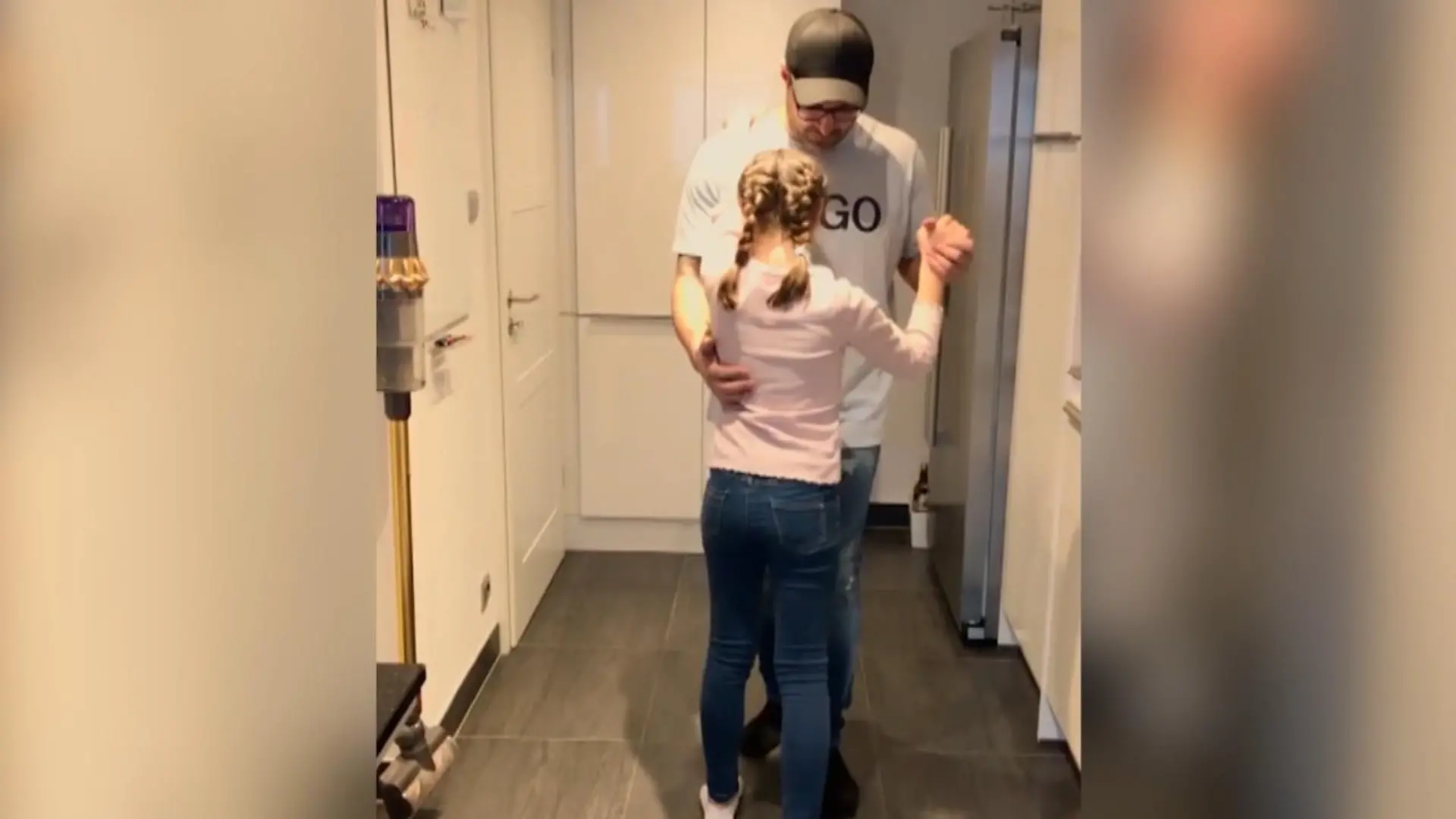 Sükrü Pehlivan übt mit seiner Tochter für Let's Dance Sükrü Pehlivan übt mit Tochter für Let's Dance
