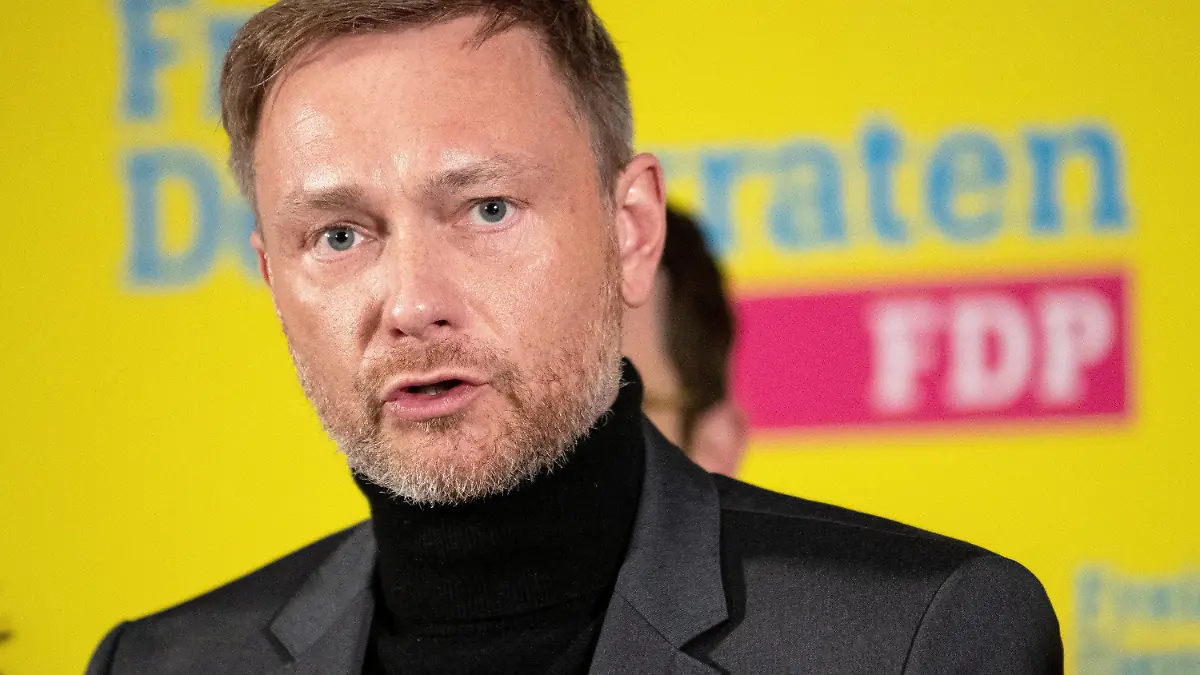 23.02.2020, Berlin: Christian Lindner, Parteivorsitzender der FDP und Fraktionsvorsitzender im Bundestag, spricht auf der Wahlparty der Bundes-FDP im Hans-Dietrich-Genscher-Haus nach den ersten Wahlprognosen der Bürgerschaftswahl in Hamburg. Foto: Fabian Sommer/dpa +++ dpa-Bildfunk +++