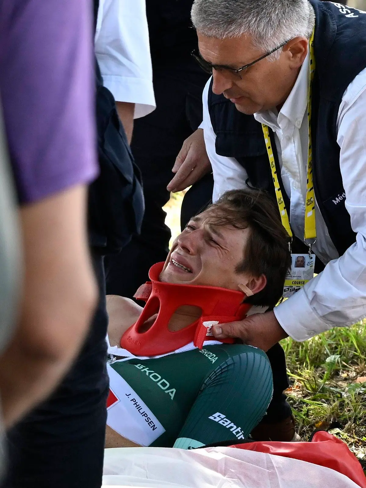 Jasper Philipsen ist bei der Tour de France schwer gestürzt.