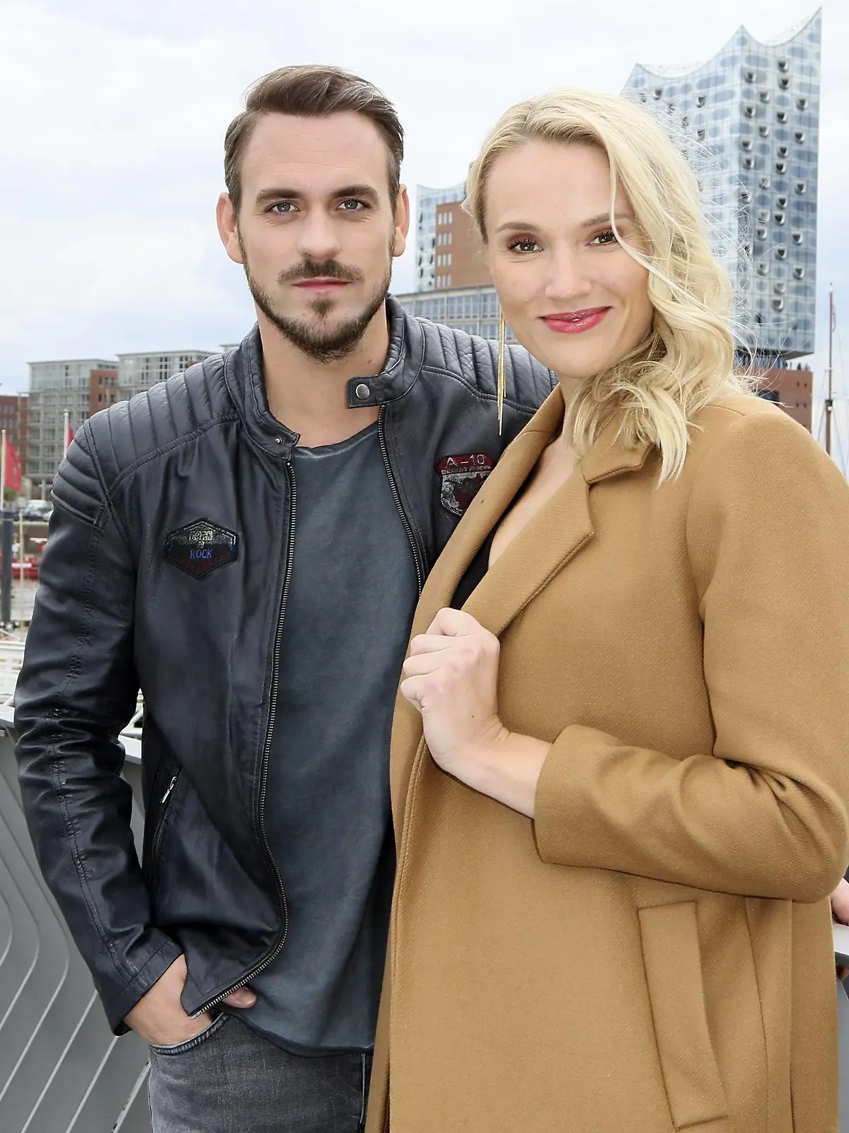 Marc Barthel und Anna Hofbauer beim Fototermin am Set der ZDF TV-Serie Notruf Hafenkante - Die Pokerprinzessin im City Sporthafen. Hamburg, 11.04.2019. *** Marc Barthel and Anna Hofbauer at the photo shoot on the set of the ZDF TV series Emergency call Port edge The Poker Princess in the City Sports Port Hamburg 11 04 2019 Foto:xC.xTamckex/xFuturexImage  