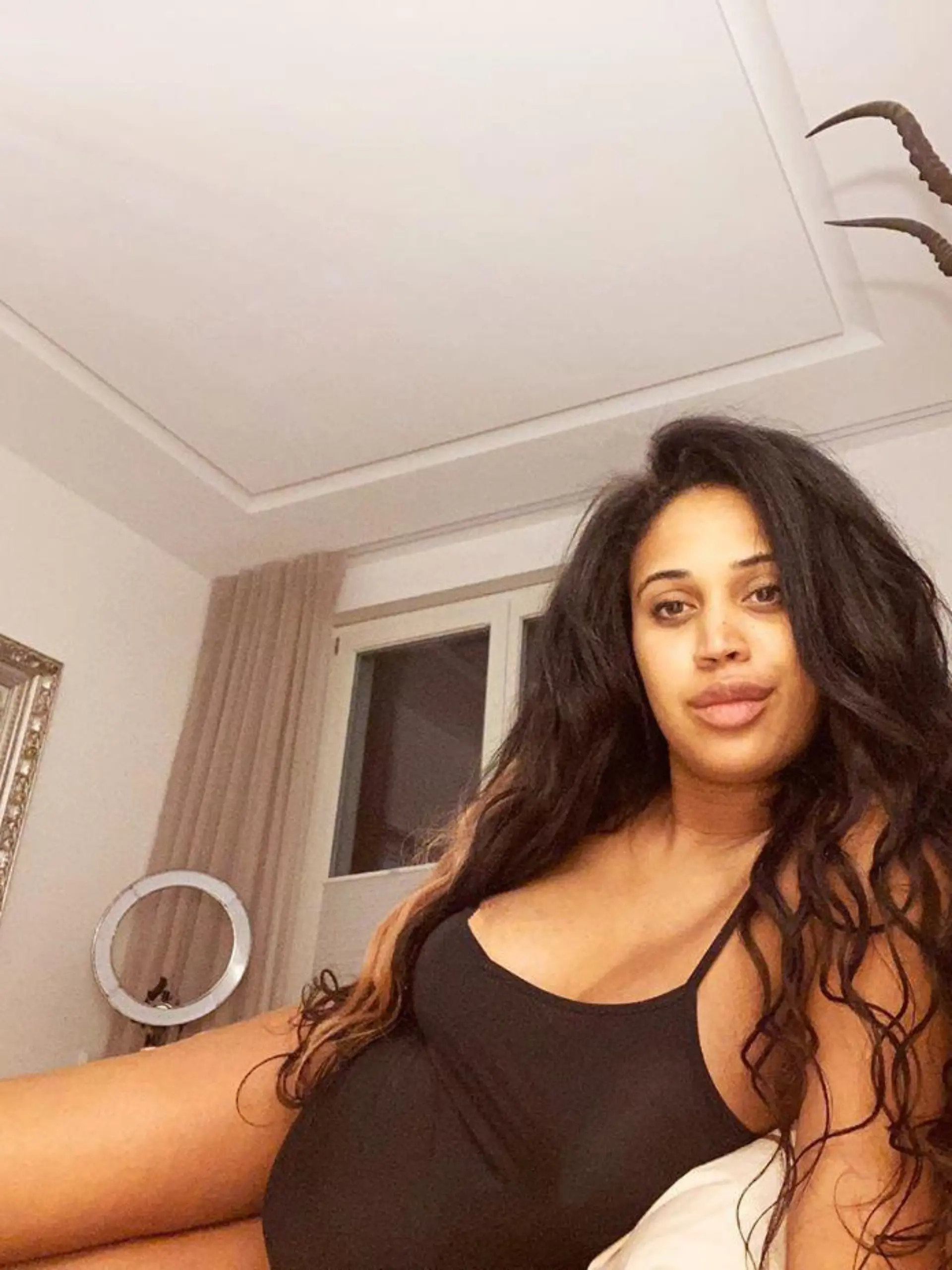 Sarah Joelle Jahnel wird bald zum ersten Mal Mama.