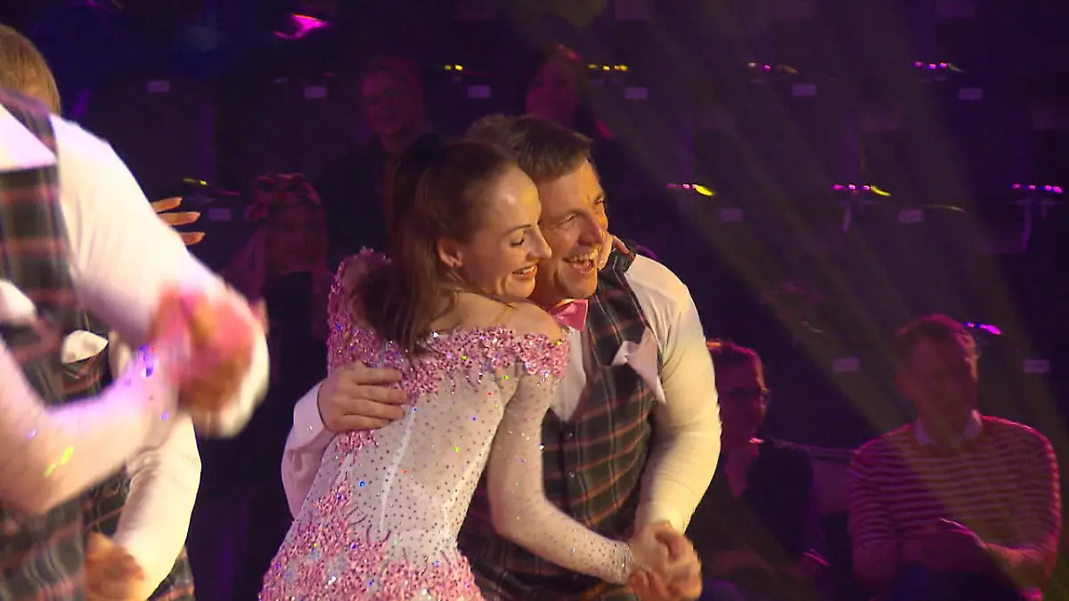 Martin Klempnow wettet mit Oliver Pocher um purzelnde Pfunde Let's Dance 2020