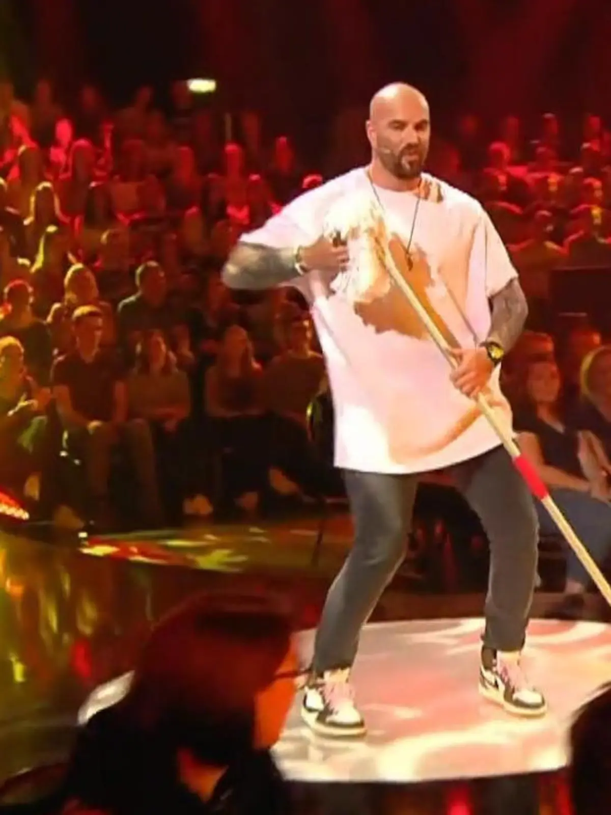 Bild zu: "„Take Me Out“-Kandidat Can zeigt seine Tanzkünste"