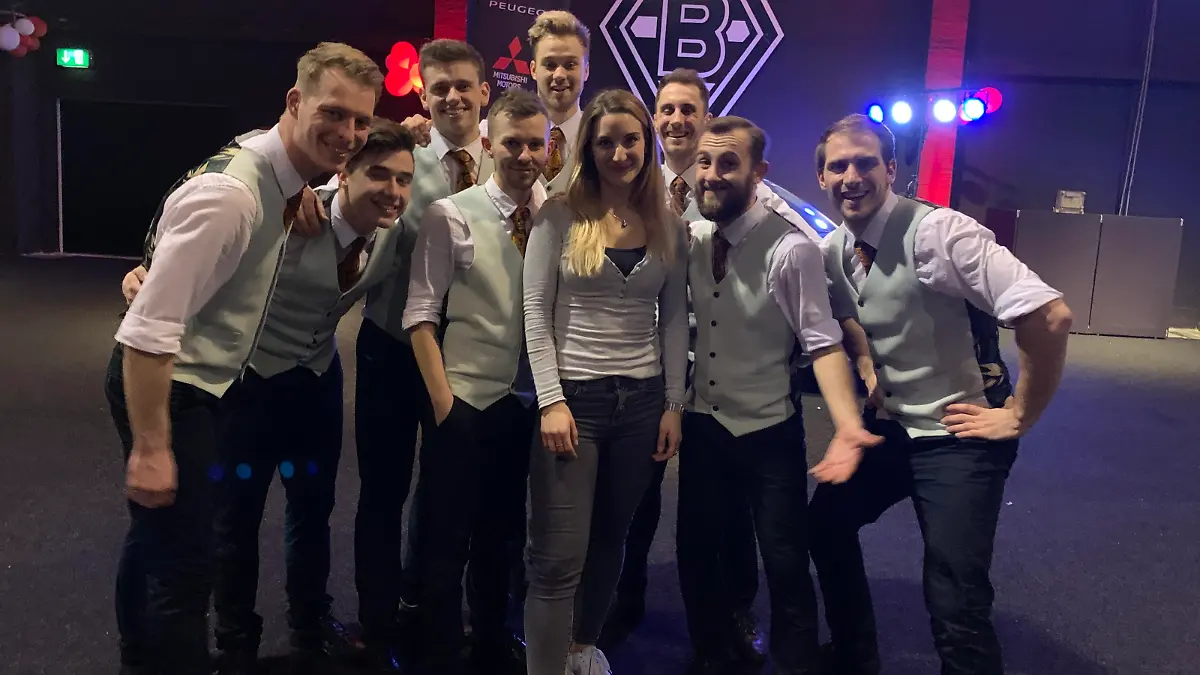 Reporterin Daria Bücheler mit dem "Gentlemen Ensemble".
