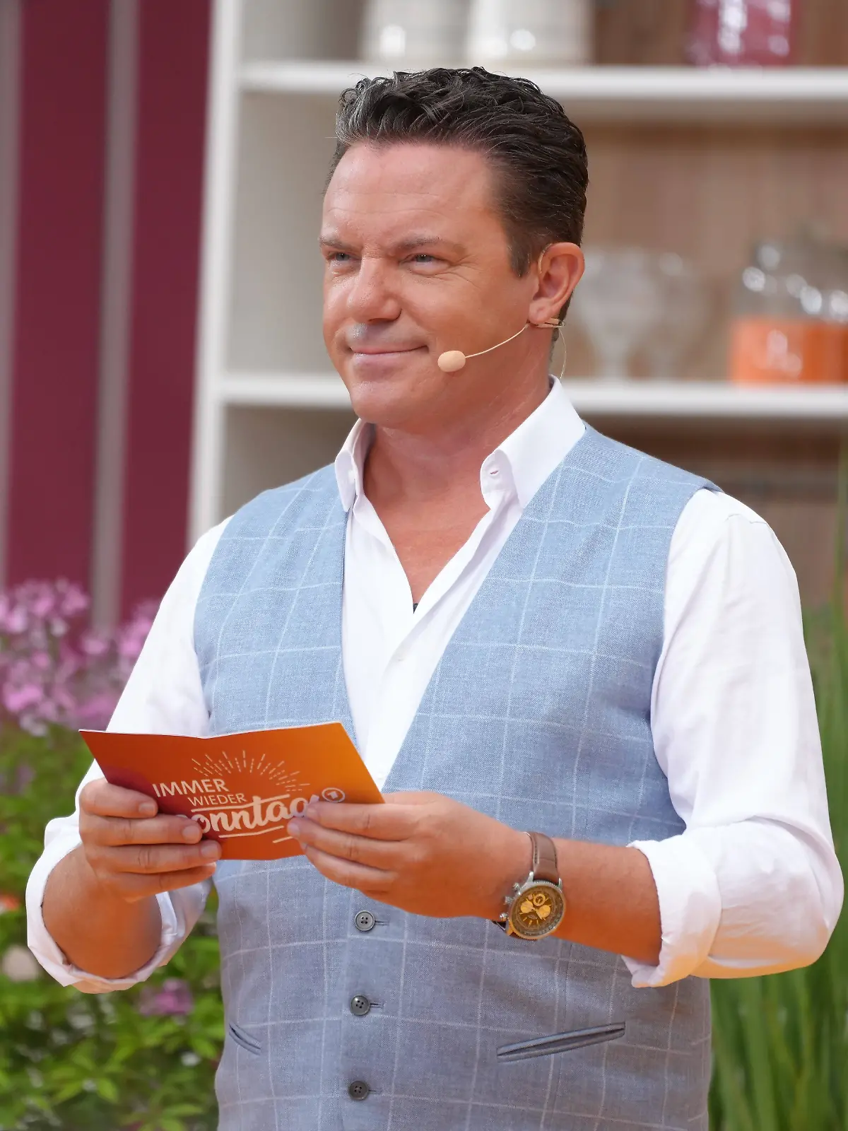 Eine Frau ist während der von Stefan Mross moderierten Show „Immer wieder sonntags“ ums Leben gekommen. 