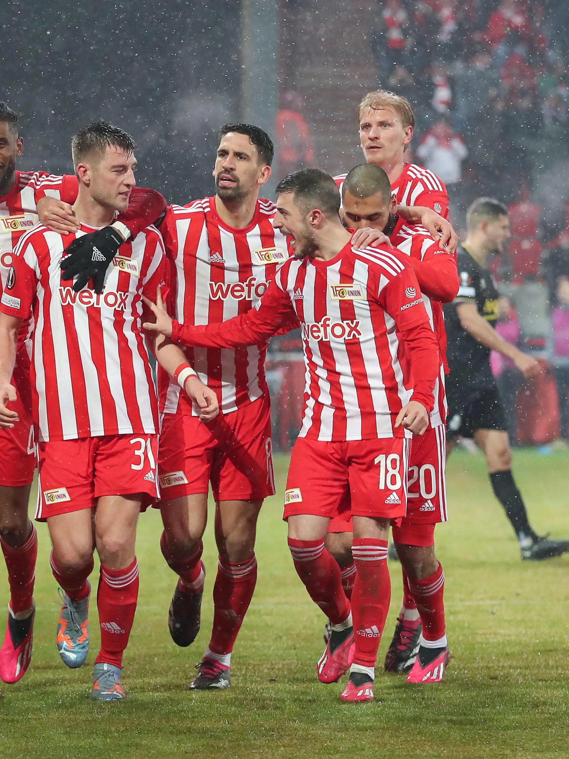 09.03.2023, xtgx, Fussball UEFA Europa League, 1. FC Union Berlin - Royal Union Saint-Gilloise emspor, v.l. Union nach Tor zum 2:2 durch Robin Knoche Union Berlin, 31 Jubel, Torjubel, jubelt ueber das Tor, celebrate the goal, celebration DFL/DFB REGULATIONS PROHIBIT ANY USE OF PHOTOGRAPHS as IMAGE SEQUENCES and/or QUASI-VIDEO Berlin *** 09 03 2023, xtgx, football UEFA Europa League, 1 FC Union Berlin Royal Union Saint Gilloise emspor, v l Union after goal to 2 2 by Robin Knoche Union Berlin, 31 cheers, goal celebration, cheers about the goal, celebrate the goal, celebration DFL DFB REGULATIONS PROHIBIT ANY USE OF PHOTOGRAPHS as IMAGE SEQUENCES and or QUASI VIDEO Berlin