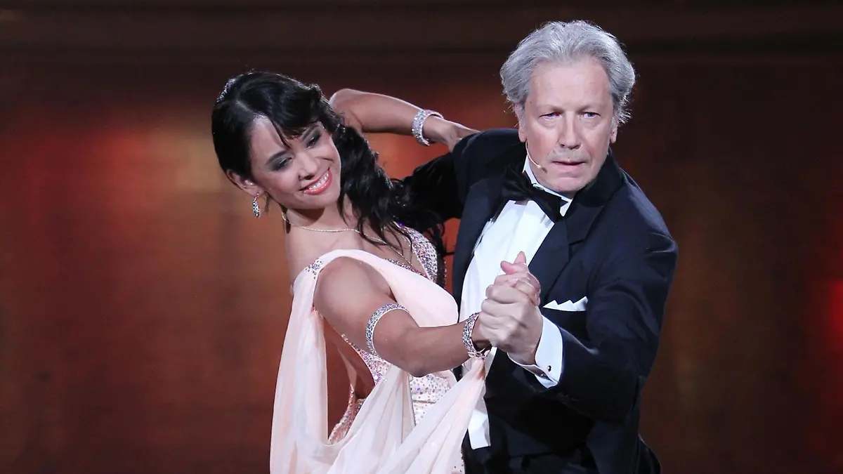 Bernd Herzsprung und Nina Uszkureit             Verwendung der Bilder für Online-Medien ausschließlich mit folgender Verlinkung: "Alle Infos zu "Let´s Dance" im Special bei RTL.de: www.rtl.de/cms/unterhaltung/lets-dance.html
