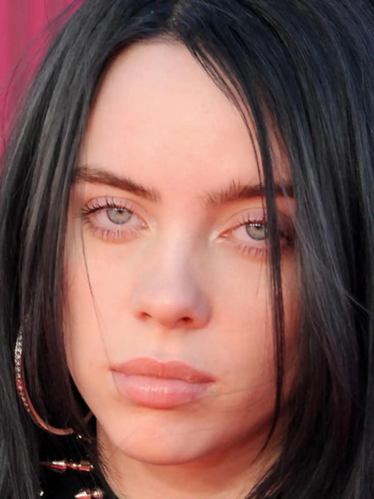 Billie Eilish präsentiert Gänsehaut-Titelsong für neuen "James Bond"