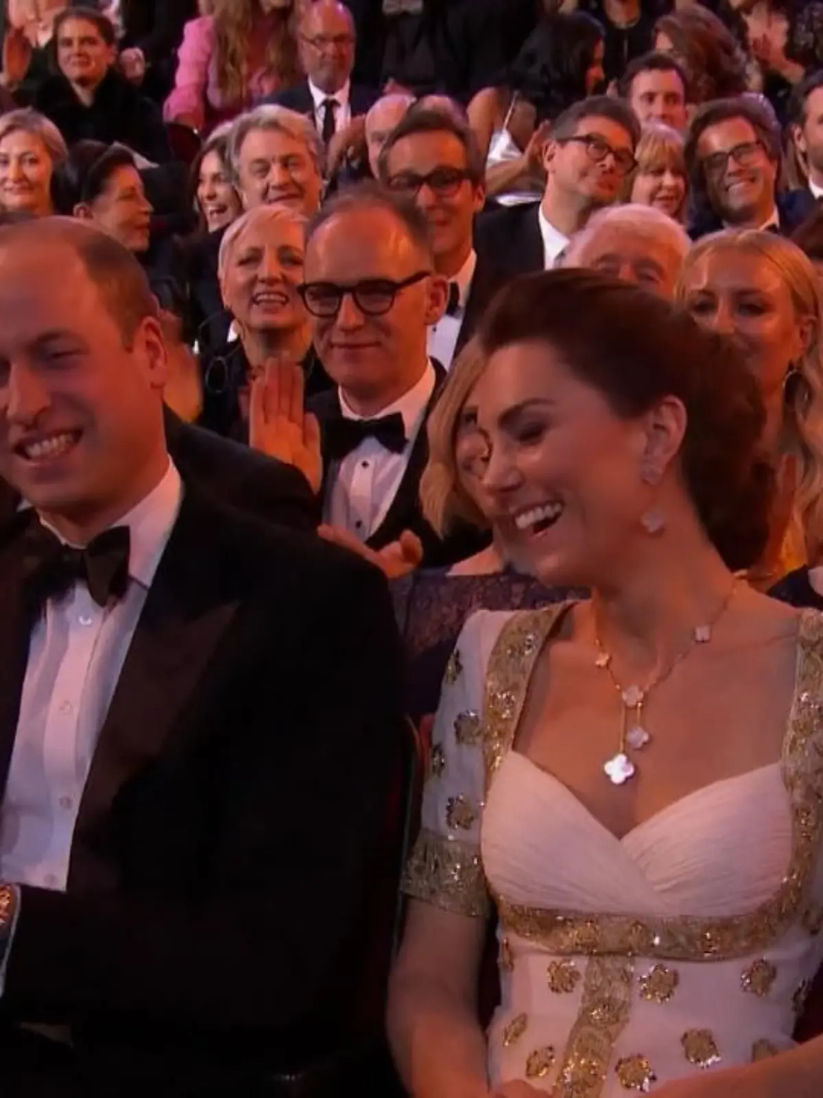 Bild zu: "William und Kate lachen über Megxit-Witz"