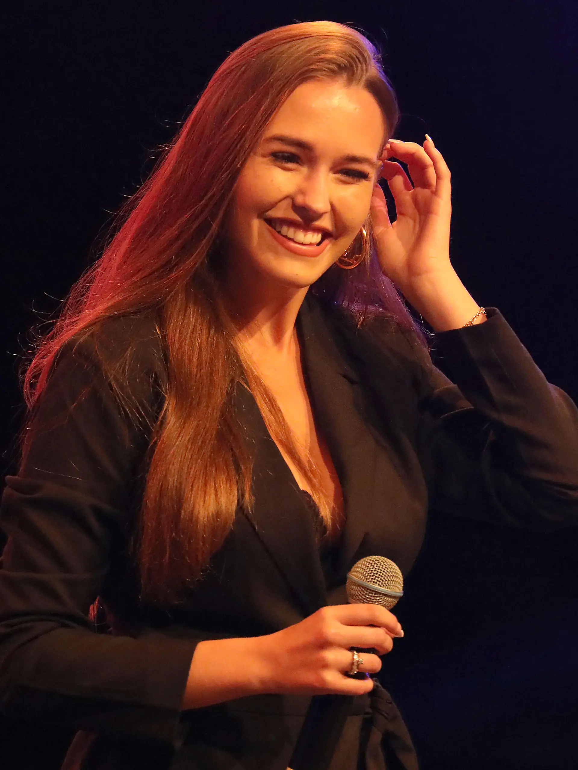 Michael Wendler - Live in Concert XXL - am 28.09.2019 in der Turbinenhalle in Oberhausen Laura Sophia Müller steht am 28.09.2019 in der Turbinenhalle in Oberhausen auf der Bühne.  Michael Wendler Live in Concert XXL on 28 09 2019 in the Turbinenhalle in Oberhausen Laura Sophia Müller will be on stage in the Turbinenhalle in Oberhausen on 28 09 2019 xTSx
