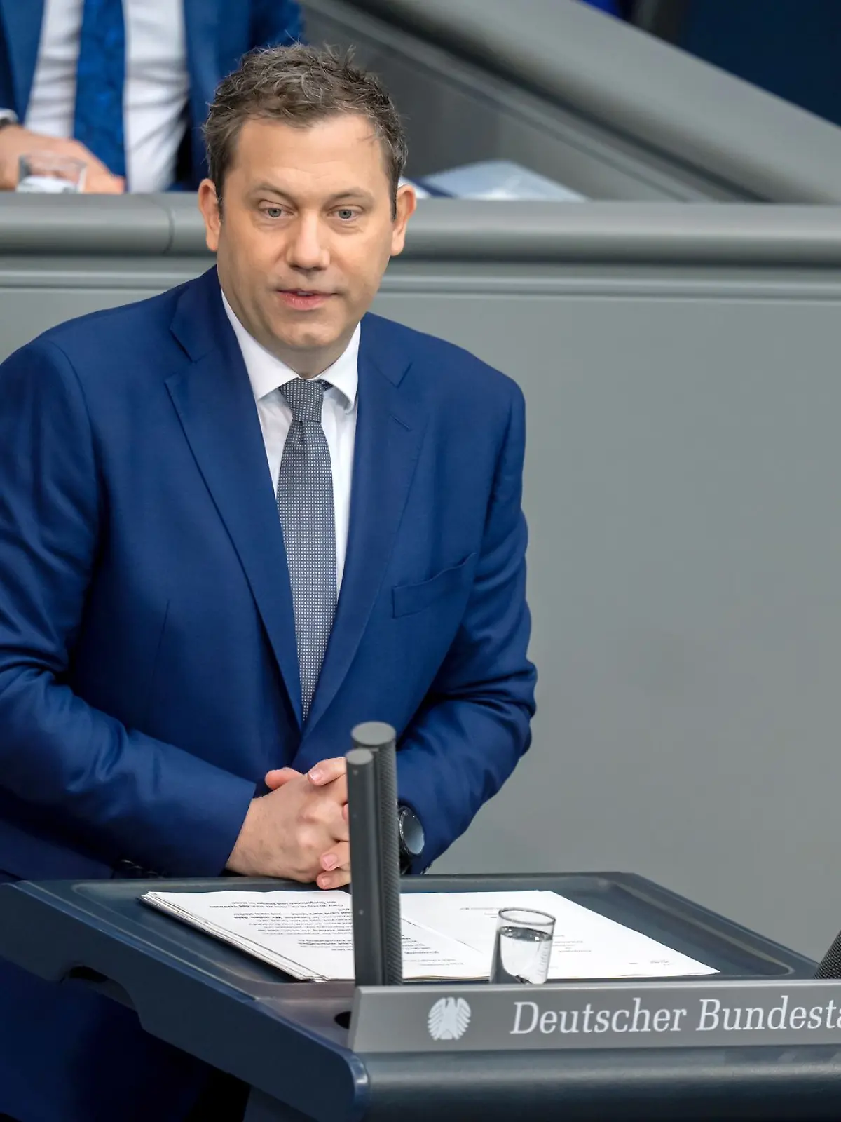 Bild zu: "Klingbeil mahnt im Bundestag: „Nächste Jahre werden uns viel abverlangen”"