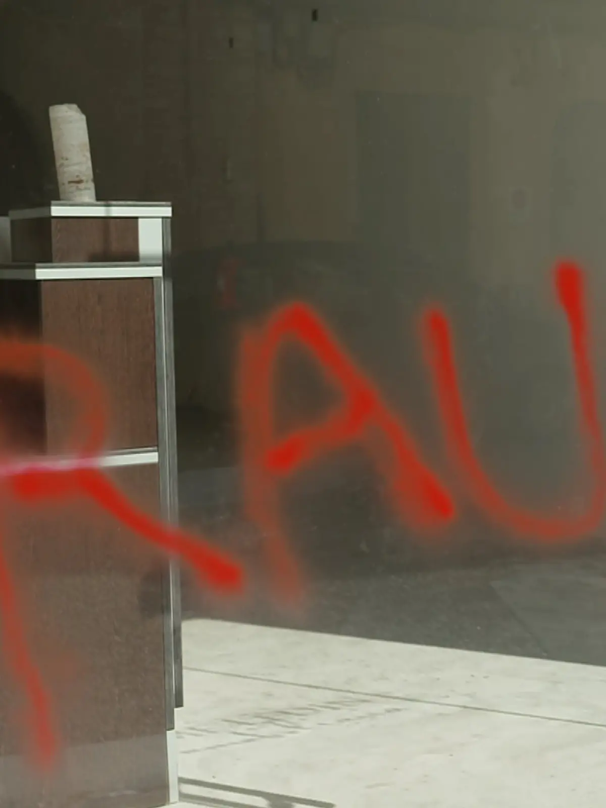 „Deutsche raus!” Diese Parole prangte am Wochenende an mehreren Immobilienbüros auf Mallorca.