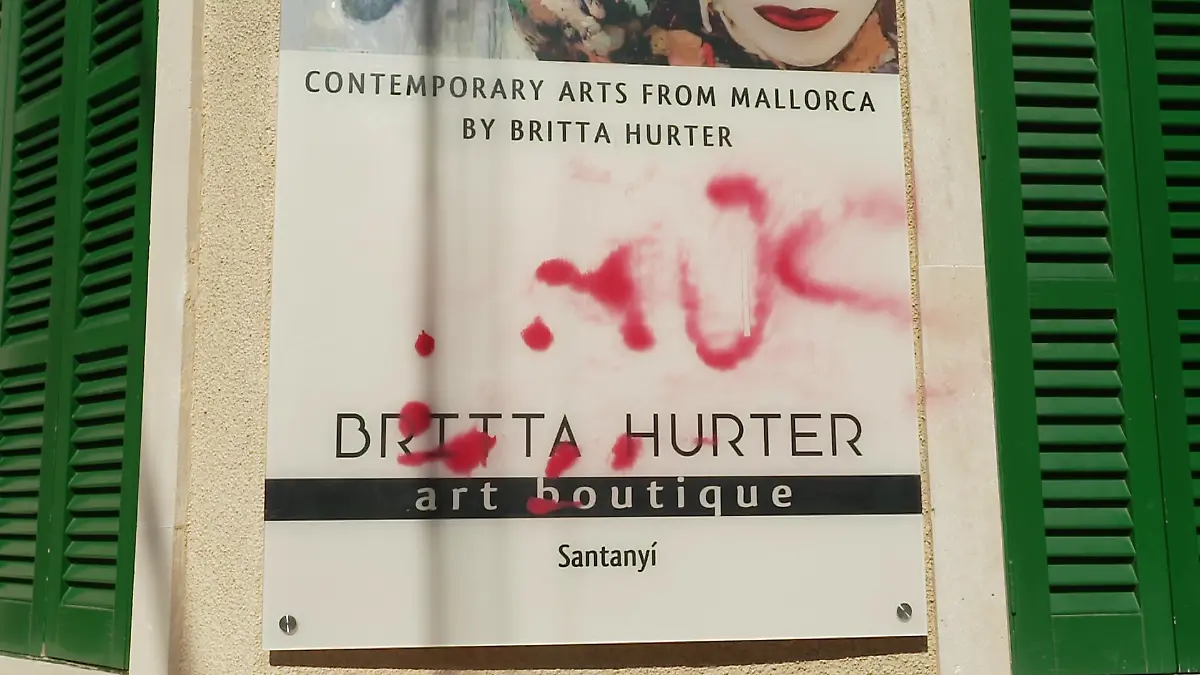 Im Fokus des Touristen-Hasses: Besonders deutsche Unternehmen wurden zur Zielscheibe mutmaßlich fremdenfeindlicher Attacken auf Mallorca.