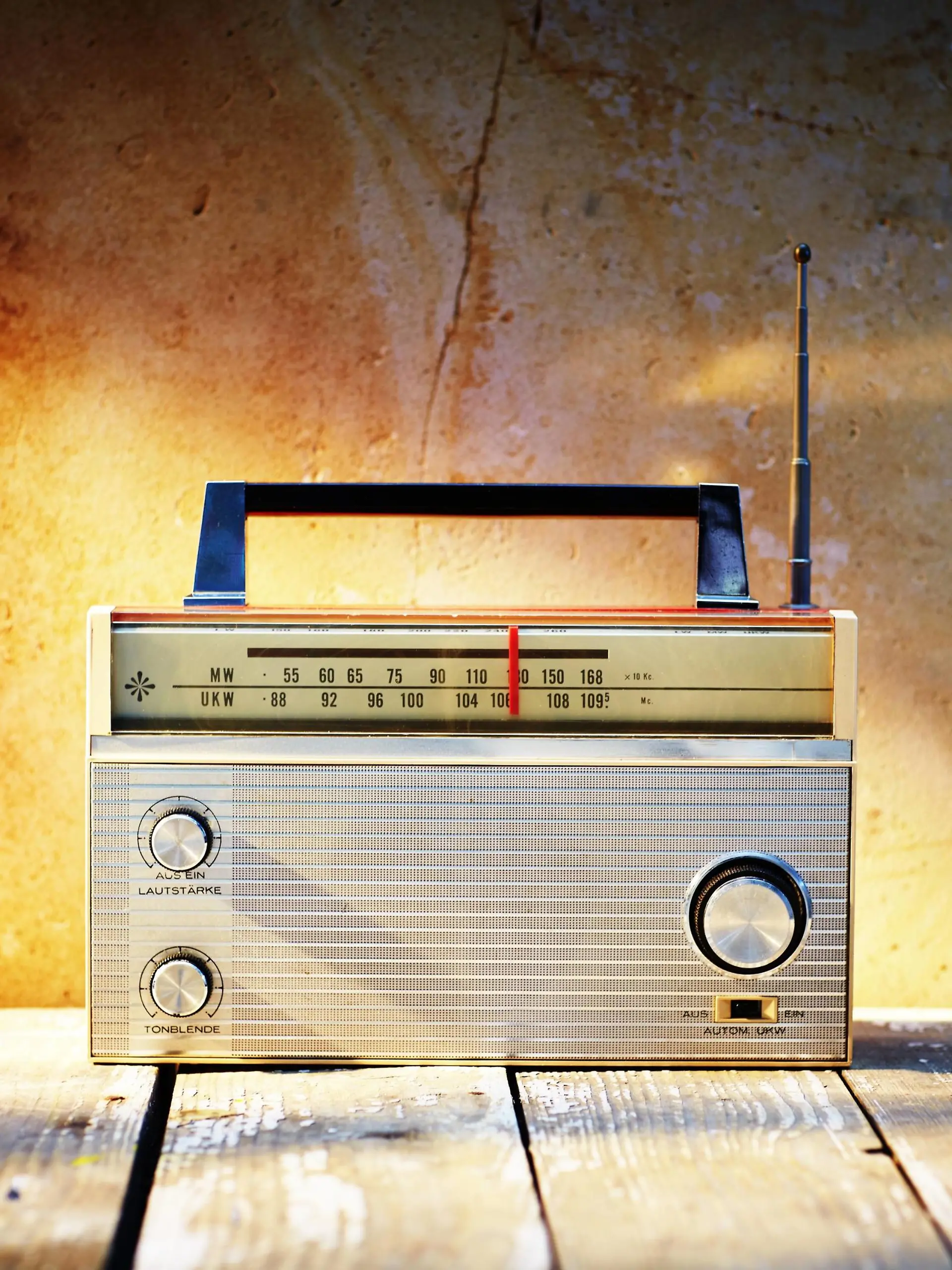 Old radio PUBLICATIONxINxGERxSUIxAUTxHUNxONLY KSWF001458

Old Radio PUBLICATIONxINxGERxSUIxAUTxHUNxONLY KSWF001458