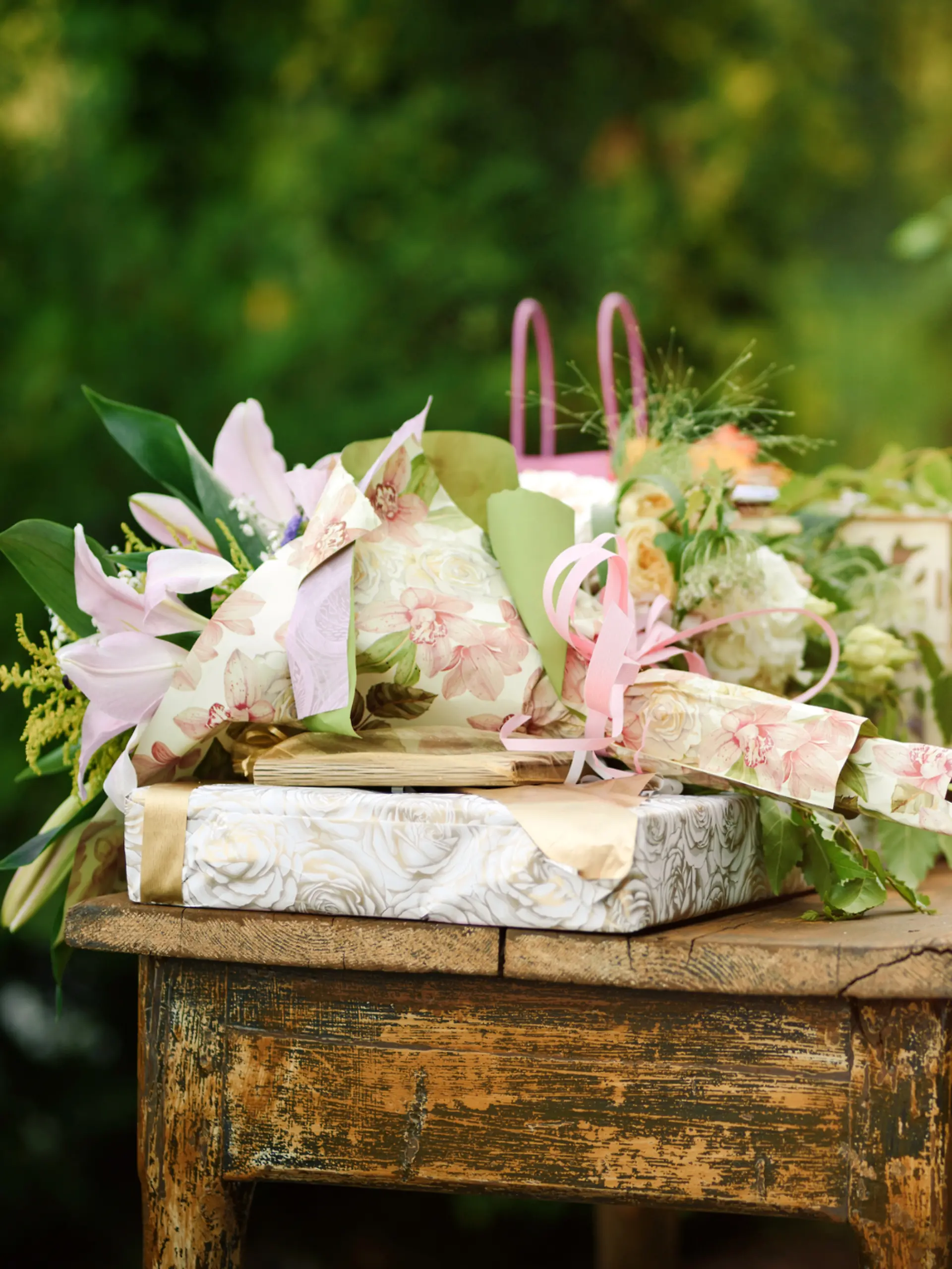 Vielen Gästen bereitet nicht nur die Outfitwahl Kopfzerbrechen, sondern auch das Hochzeitgeschenk. Doch so schwer ist das gar nicht!