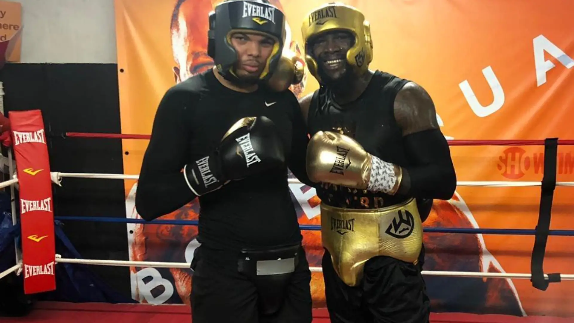 Emanuel Odiase sparrt mit Weltmeister Deontay Wilder