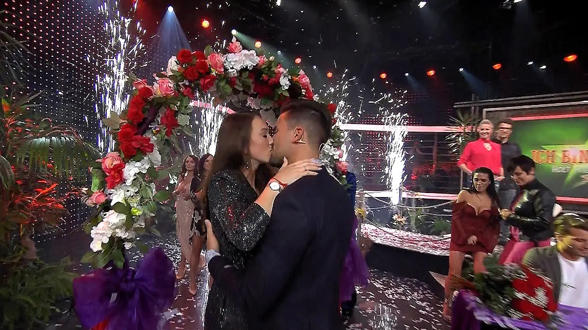 Marco Cerullo macht Christina einen Heiratsantrag