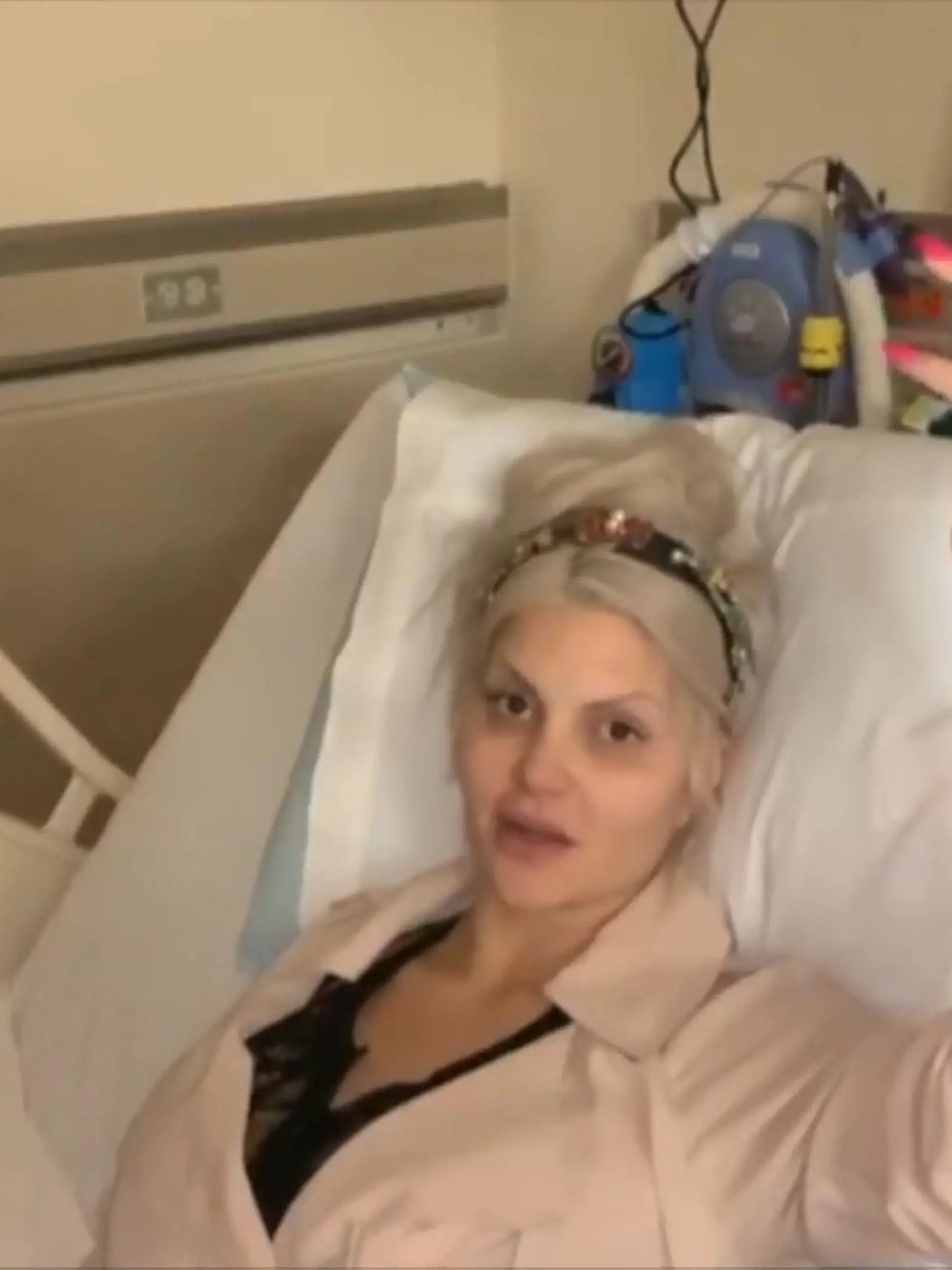 Bild zu: "Sophia Vegas: 1. Lebenszeichen nach OP"