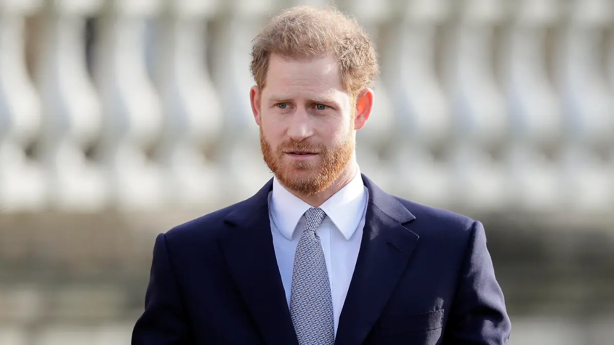 ARCHIV - 16.01.2020, Großbritannien, London: Prinz Harry, Herzog von Sussex und Schirmherr der Rugby Football League, steht während der Auslosung der Rugby League Weltmeisterschaft 2021 in den Gärten des Buckingham Palace. Prinz Harry ist mit einer Beschwerde gegen die britische Boulevardzeitung «Mail on Sunday» beim britischen Presserat gescheitert. Foto: Kirsty Wigglesworth/AP/dpa +++ dpa-Bildfunk +++