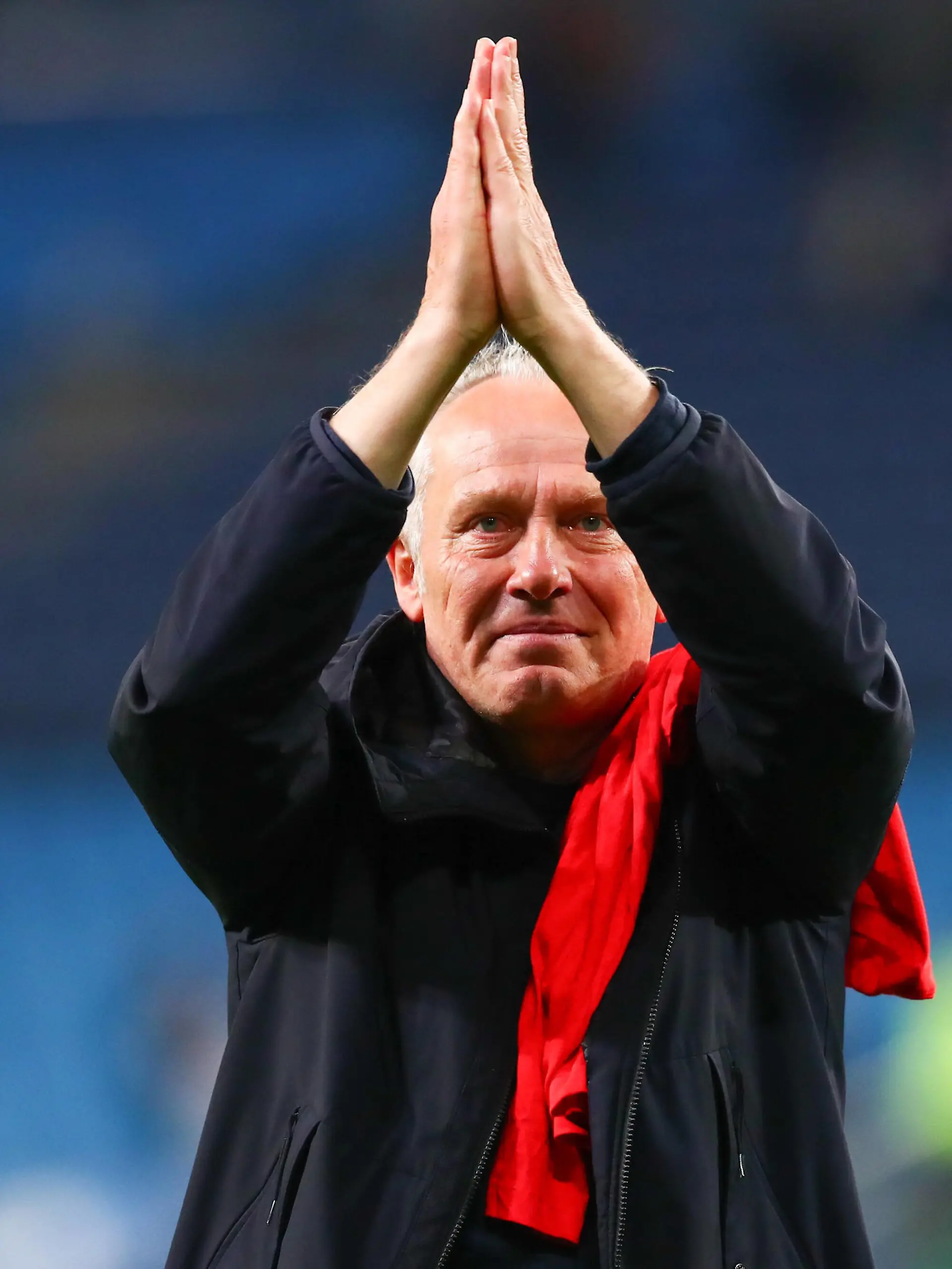 Sport Bilder des Tages 19.04.2022, xtgx, Fussball DFB Pokal, Hamburger SV - SC Freiburg emspor, v.l. Christian Streich Freiburg, Trainer Jubel ueber den Sieg, Jubel nach Spielende DFL/DFB REGULATIONS PROHIBIT ANY USE OF PHOTOGRAPHS as IMAGE SEQUENCES and/or QUASI-VIDEO Hamburg *** 19 04 2022, xtgx, football DFB Pokal, Hamburger SV SC Freiburg emspor, v l Christian Streich Freiburg, coach cheering about the victory, cheering after the end of the game DFL DFB REGULATES PROHIBIT ANY USE OF PHOTOGRAPHS as IMAGE SEQUENCES and or QUASI VIDEO Hamburg