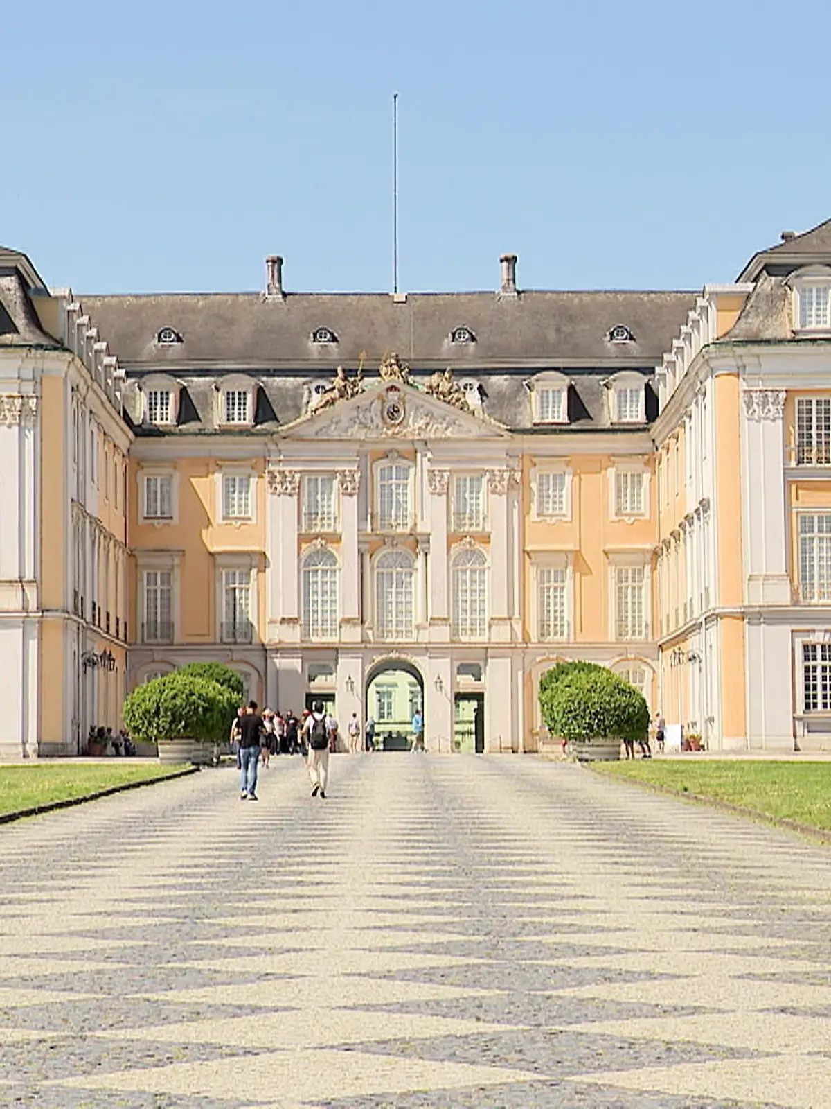Bild zu: "300 Jahre Schloss Augustusburg"