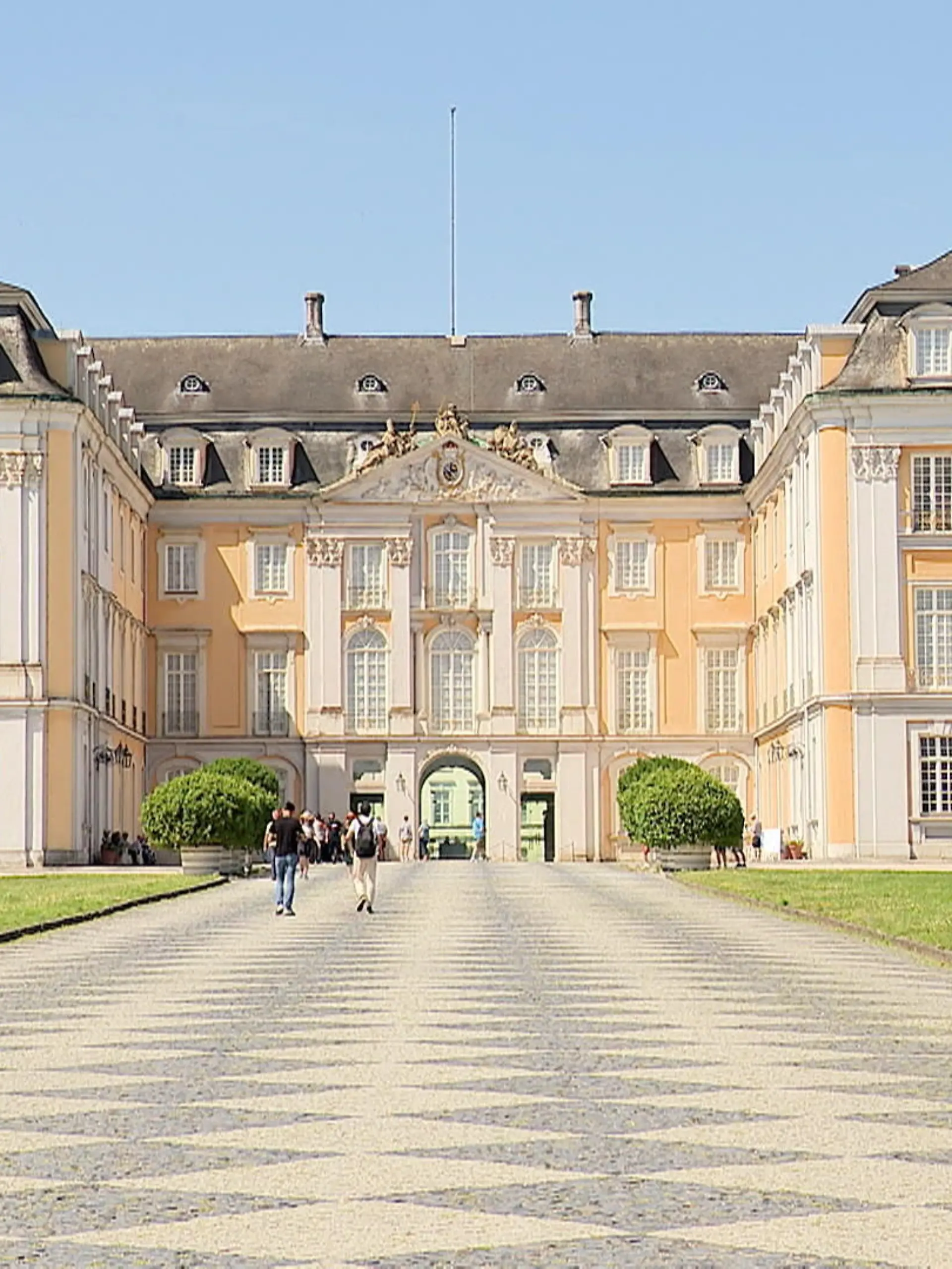 Bild zu: "300 Jahre Schloss Augustusburg"
