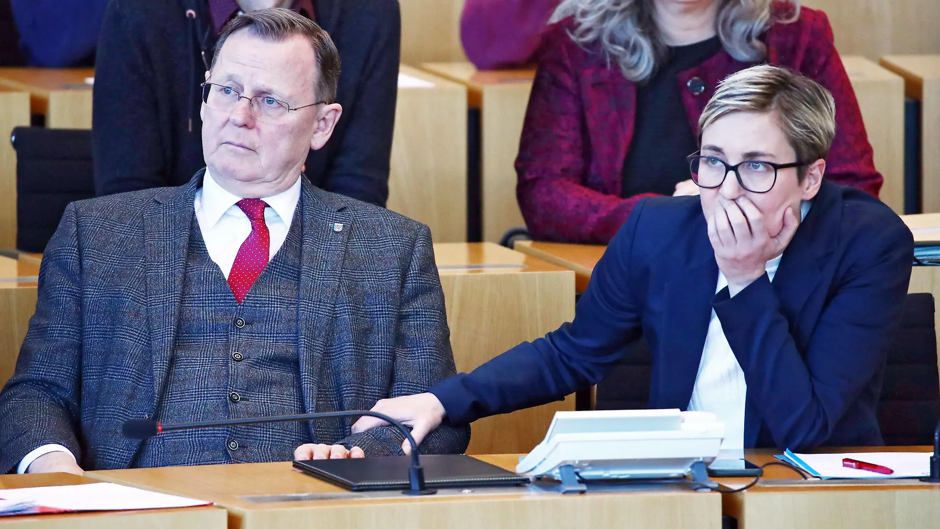 Wahl des neuen Ministerpräsidenten Thüringen. Bodo Ramelow Die Linke / Ministerpräsident Thüringen und Susanne Hennig Wellsow Die Linke anläßlich der Wahl des neuen Ministerpräsidenten Thüringen am 05.02.2020 im Thüringer Landtag in Erfurt. 20200205BOS0065 *** Election of the new Minister President of Thuringia Bodo Ramelow Die Linke Ministerpräsident Thüringen und Susanne Hennig Wellsow Die Linke on the occasion of the election of the new Minister President of Thuringia on 05 02 2020 in the Thuringian State Parliament in Erfurt 20200205BOS0065