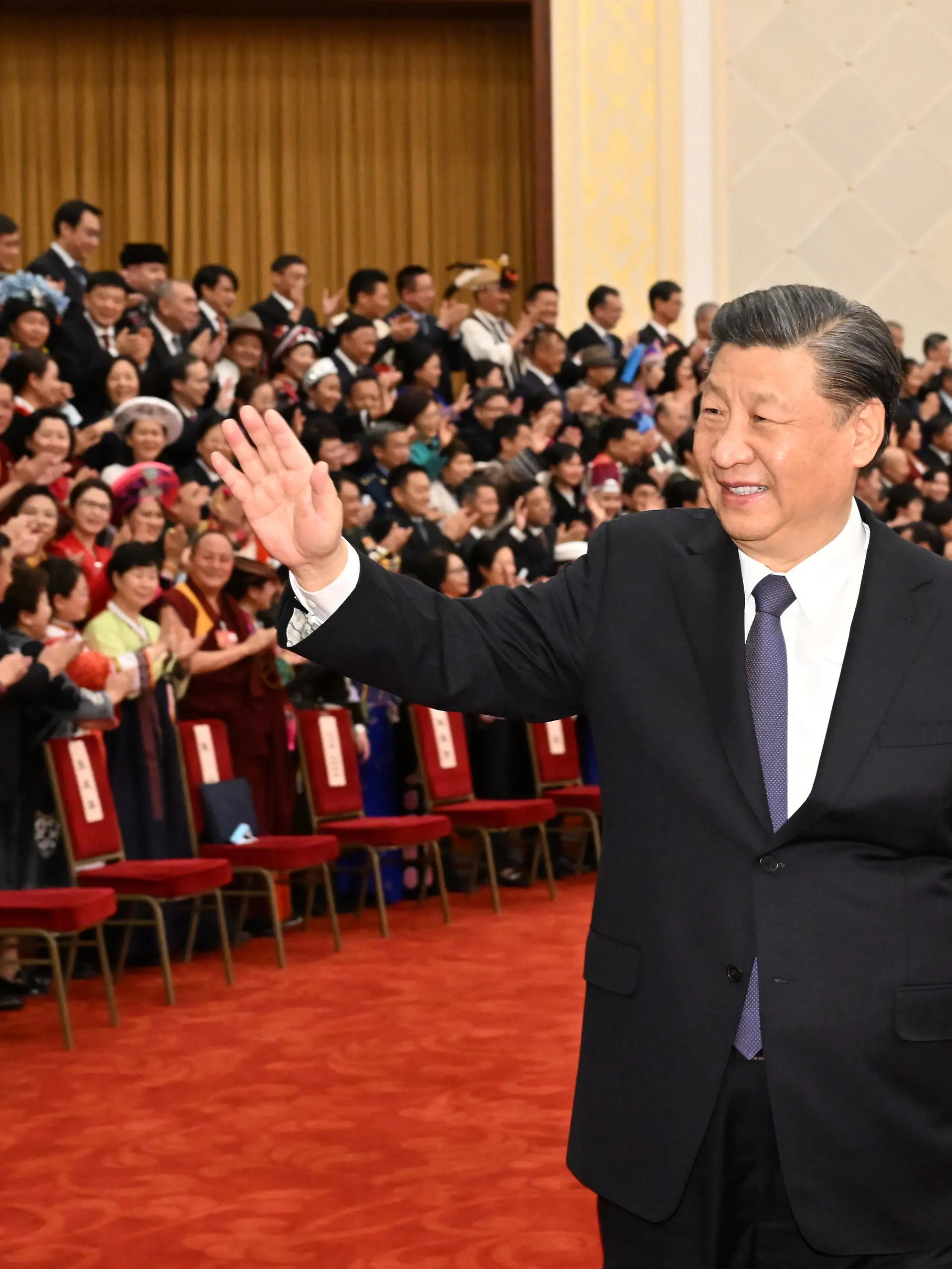 (230311) -- BEIJING, March 11, 2023 (action press/Xinhua) -- Xi Jinping waves to members of the 14th National Committee of the Chinese People's Political Consultative Conference (CPPCC) in Beijing, capital of China, March 11, 2023. Xi Jinping and other Chinese leaders had group photos taken with them after the closing meeting of the first session of the 14th CPPCC National Committee. (action press/Xinhua/Li Xueren) / action press
