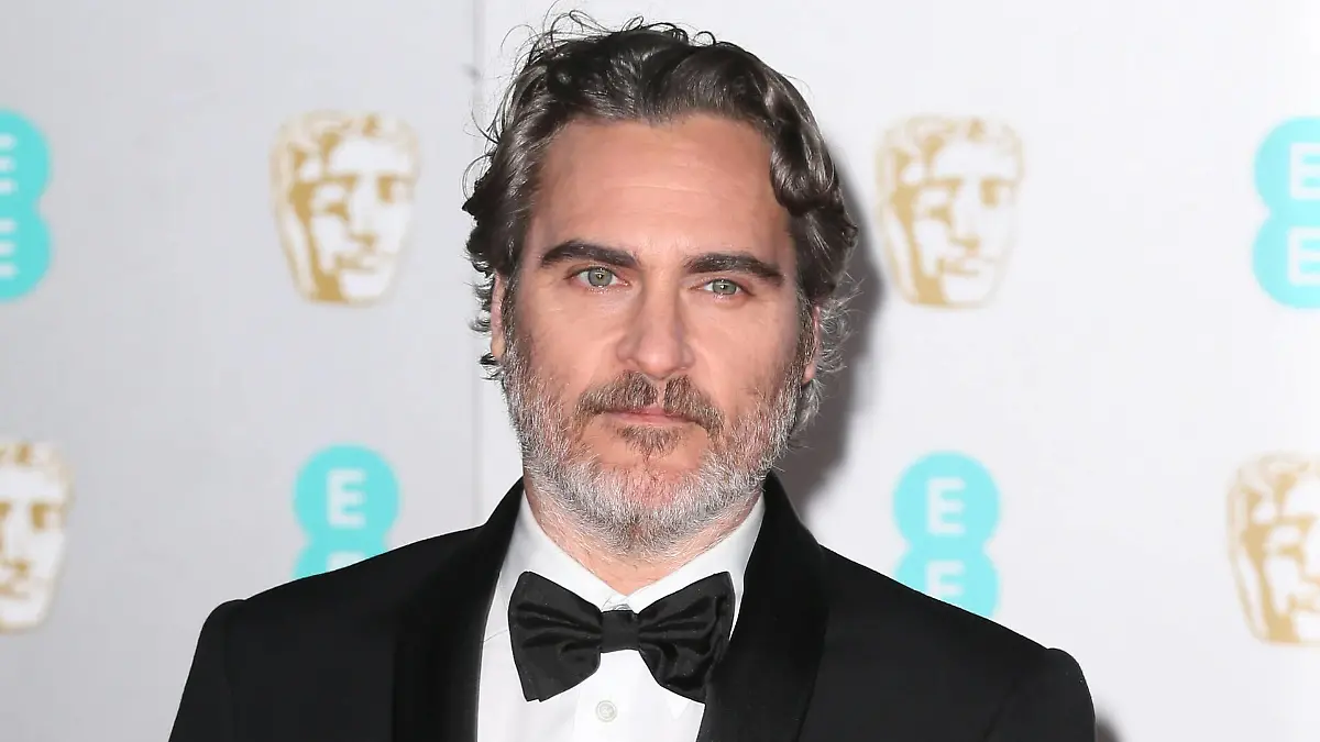BAFTA-Gewinner Joaquin Phoenix: In Ketten an der Tower Bridge