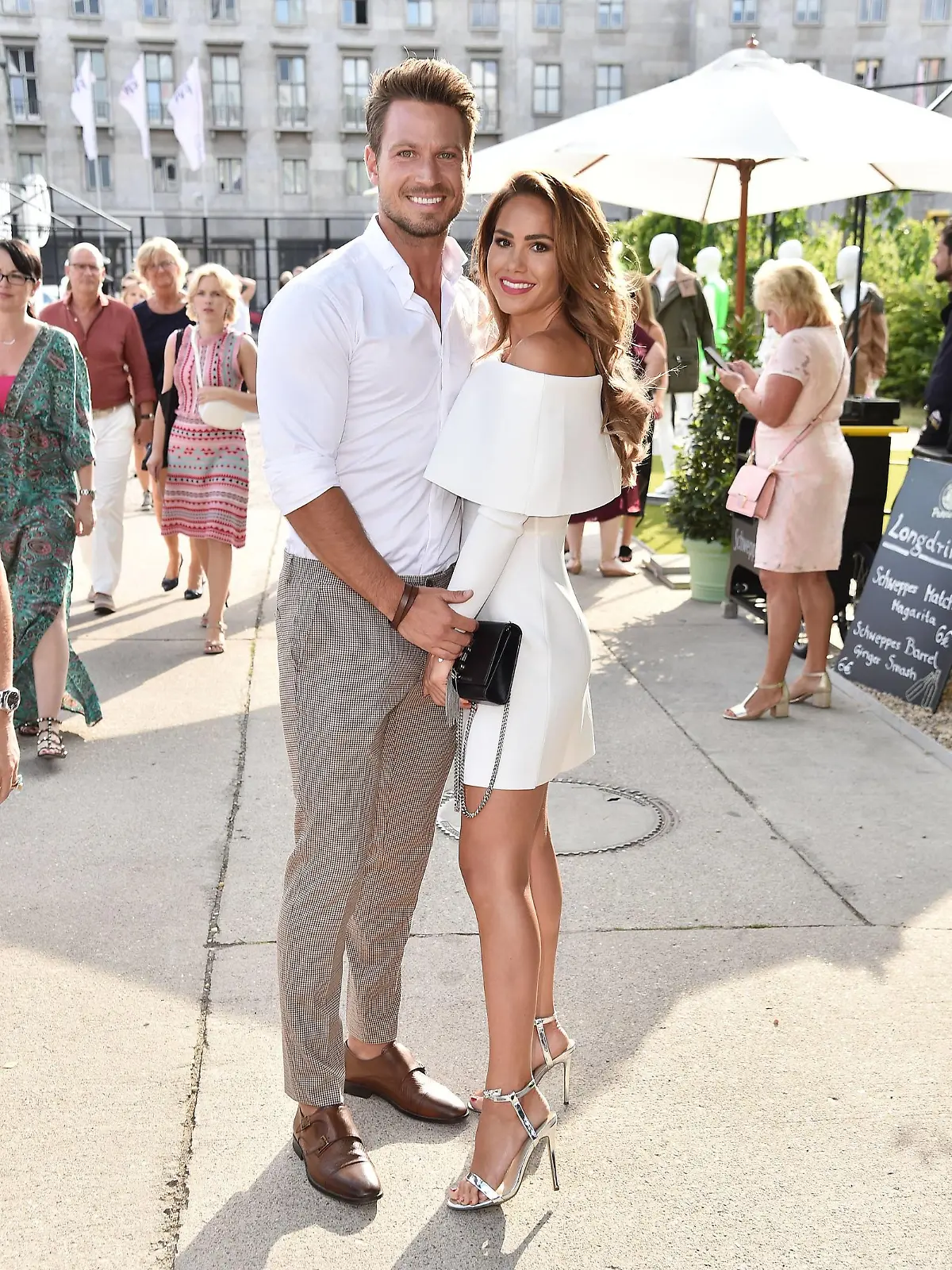 Sebastian Pannek und Angelina Heger bei der Ankunft zur Guido Maria Kretschmer Modenschau im Rahmen der Mercedes-Benz Fashion Week Frühjahr/Sommer am 1.07.2019 in Berlin MBFW Fashionweek 2019 Juli in Berlin- Guido Maria Kretschmer Fashionshow *** Sebastian Pannek and Angelina Heger arriving at Guido Maria Kretschmer Fashion Show as part of Mercedes Benz Fashion Week Spring Summer 1 07 2019 in Berlin MBFW Fashionweek 2019 July in Berlin Guido Maria Kretschmer Fashion Show PUBLICATIONxINxGERxSUIxAUTxONLY  