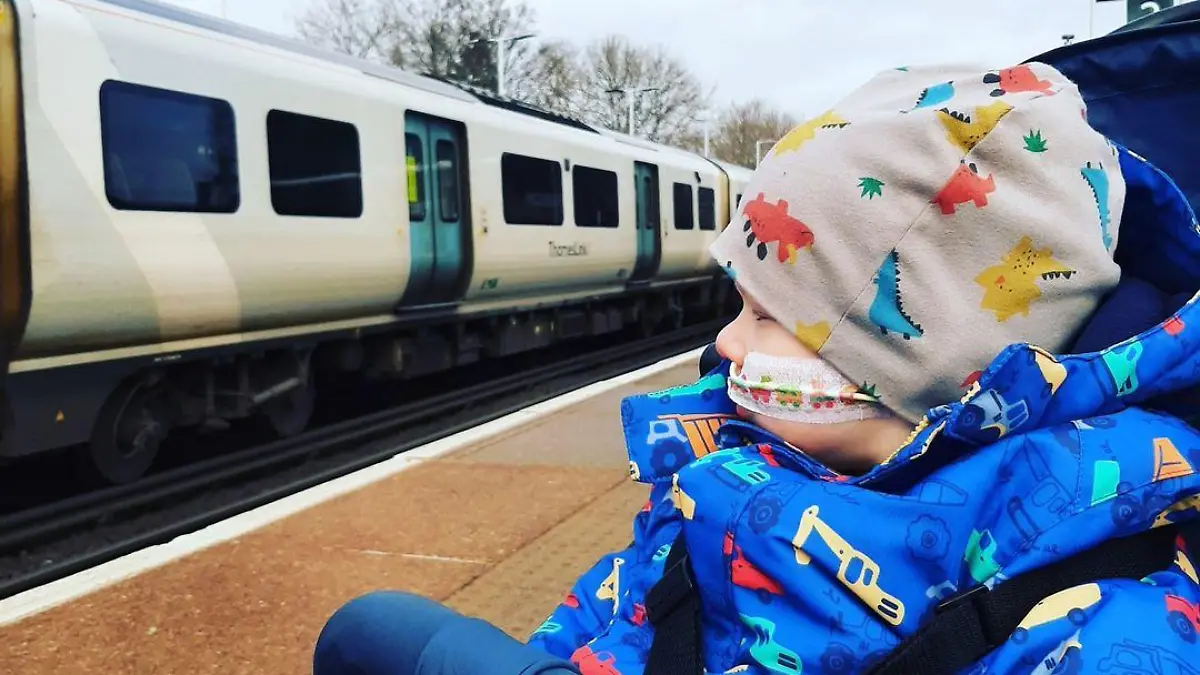 Teddy Lichten aus Sussex hat ein Neuroblastom, eine Krebserkrankung der Nerven.